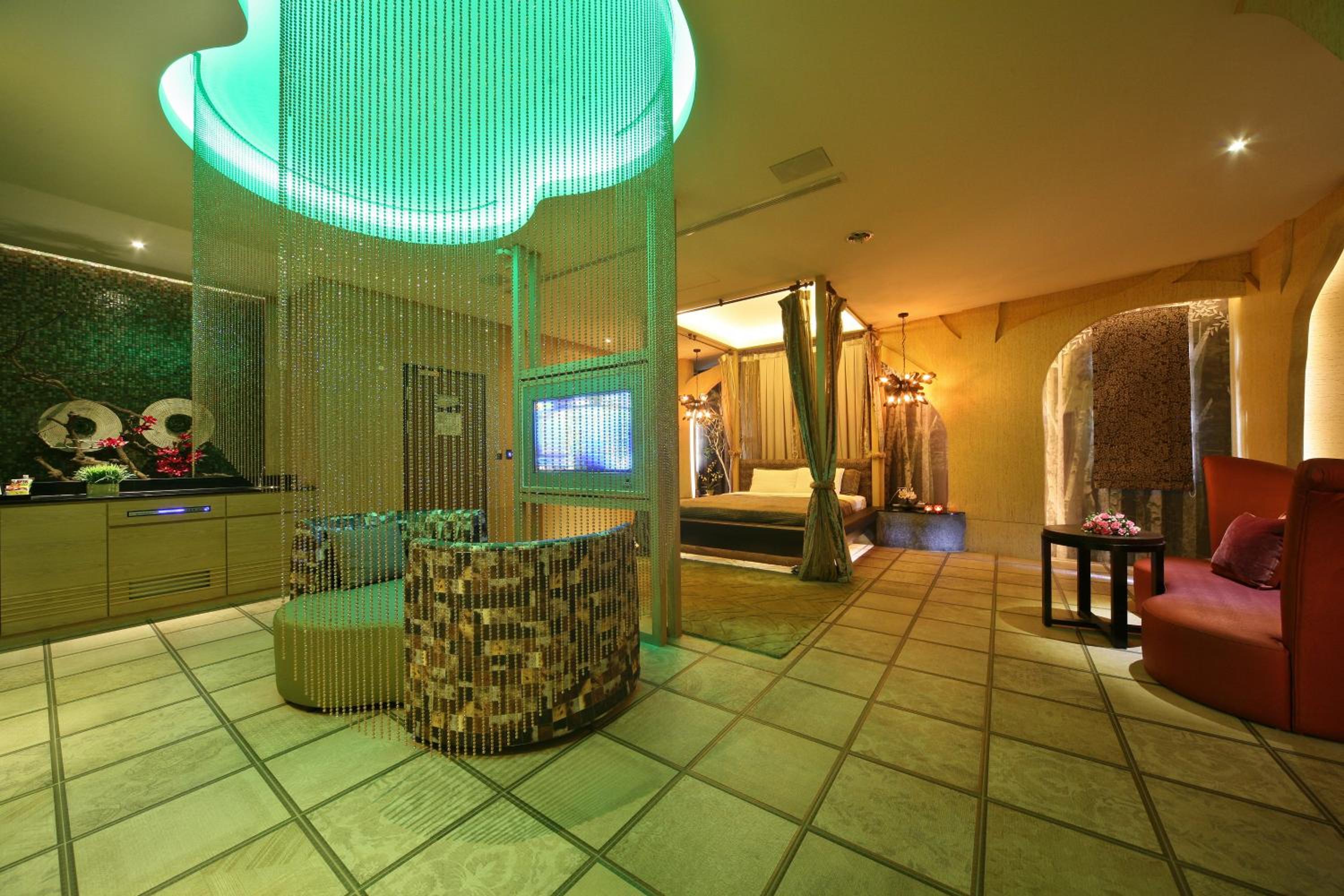Deluxe Double Room with Bath (Check-In After 21:00) photo 3