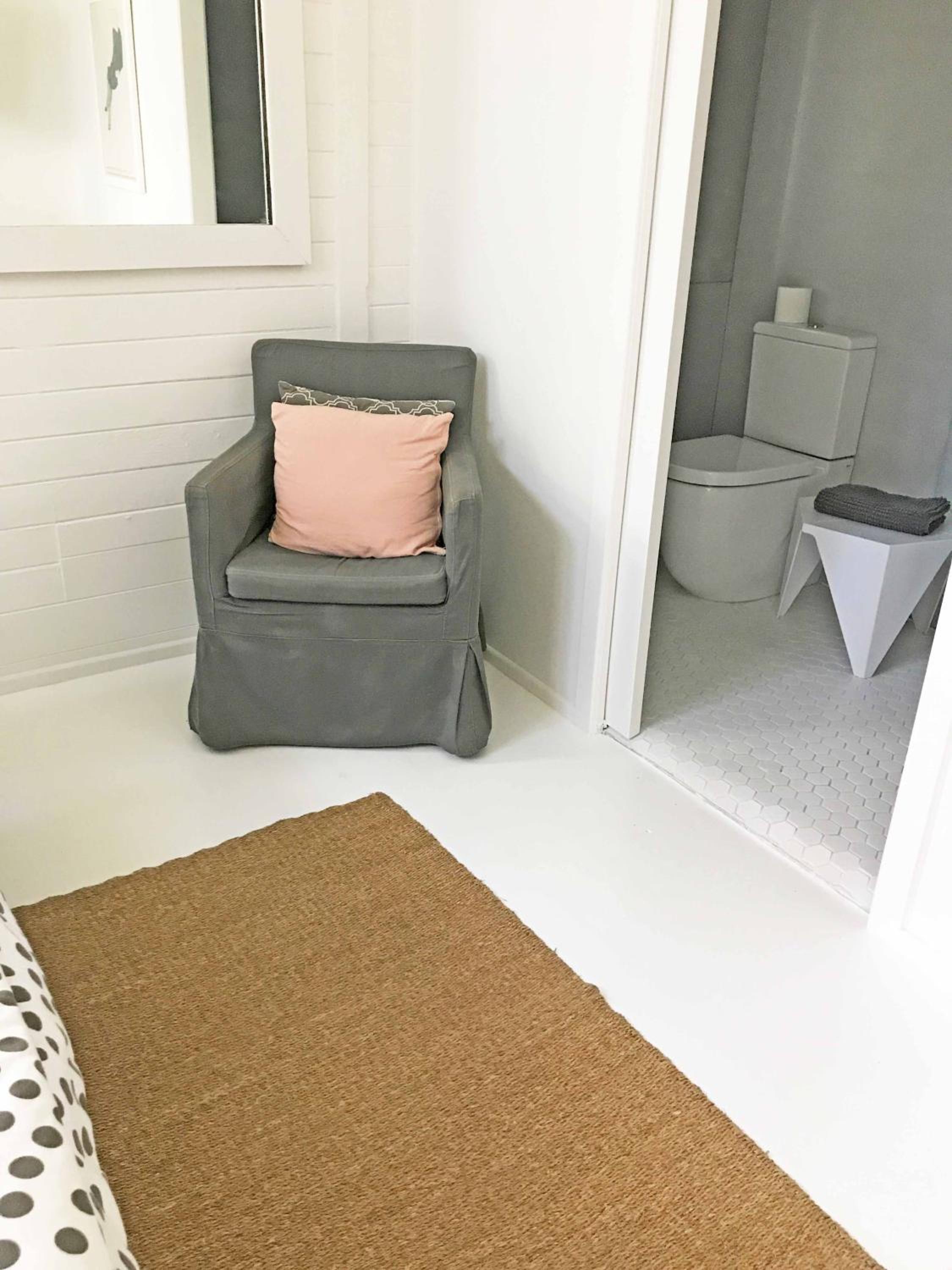 Queen Room with Private Bathroom