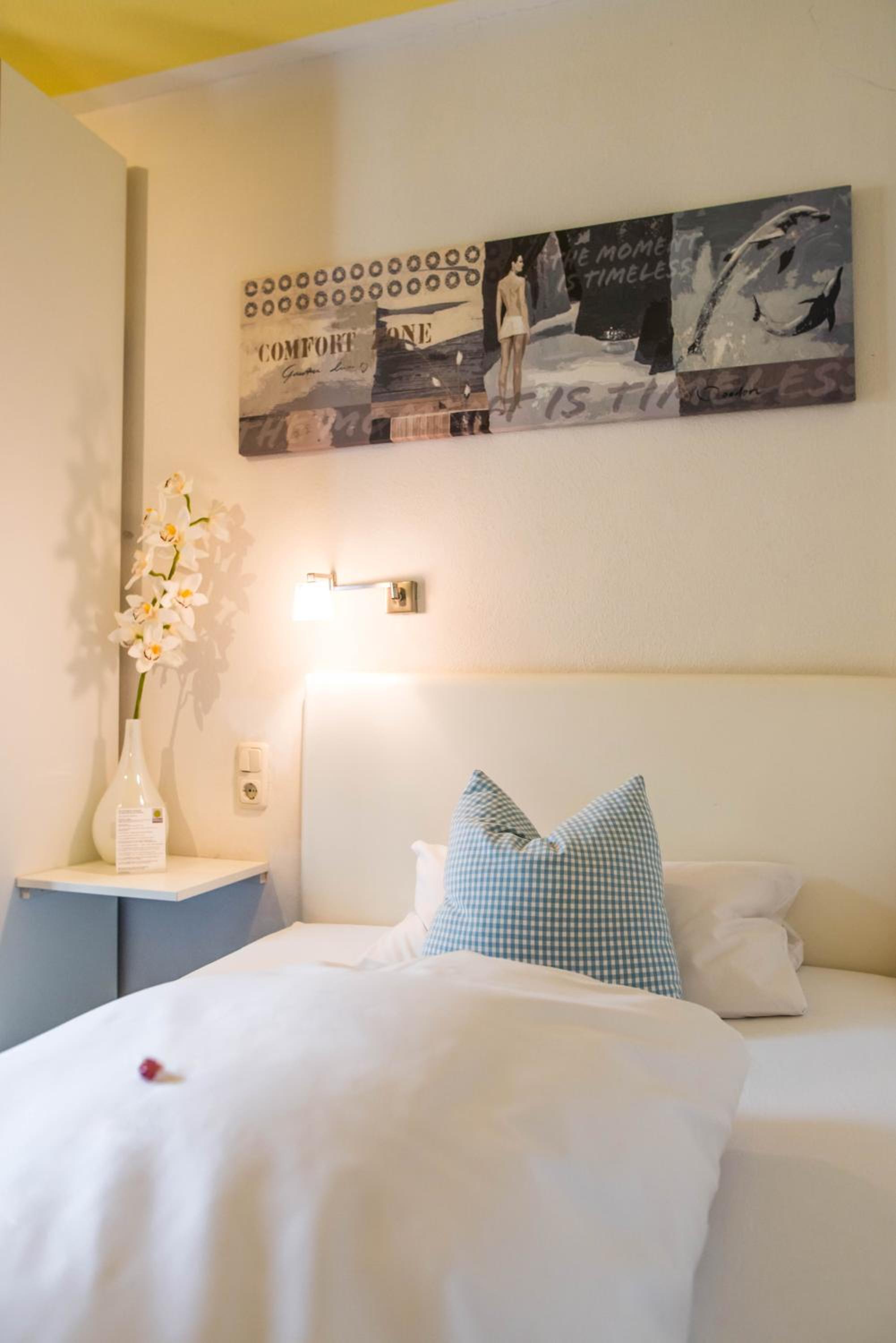 Single Room photo 3
