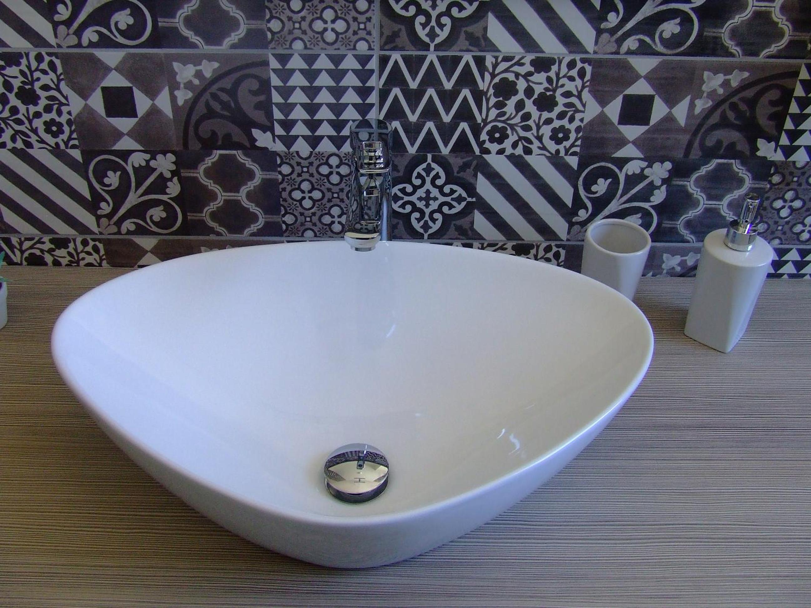 Double Room with Private Bathroom - Photo 8