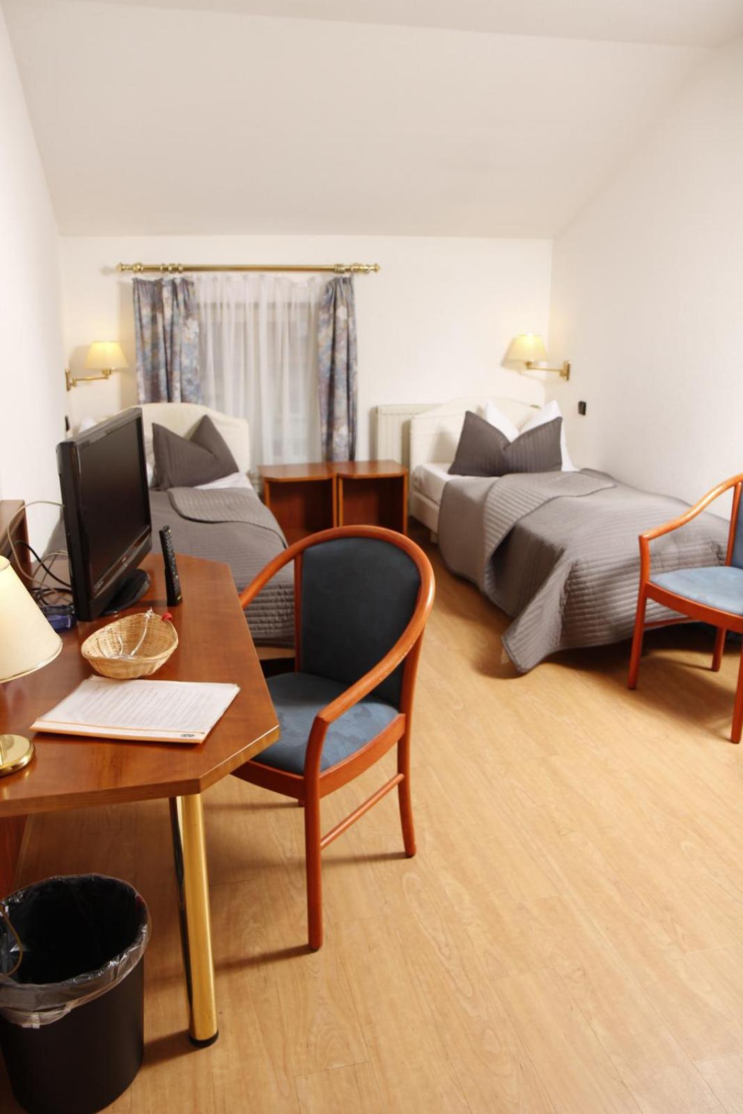 Double Room - Photo 9