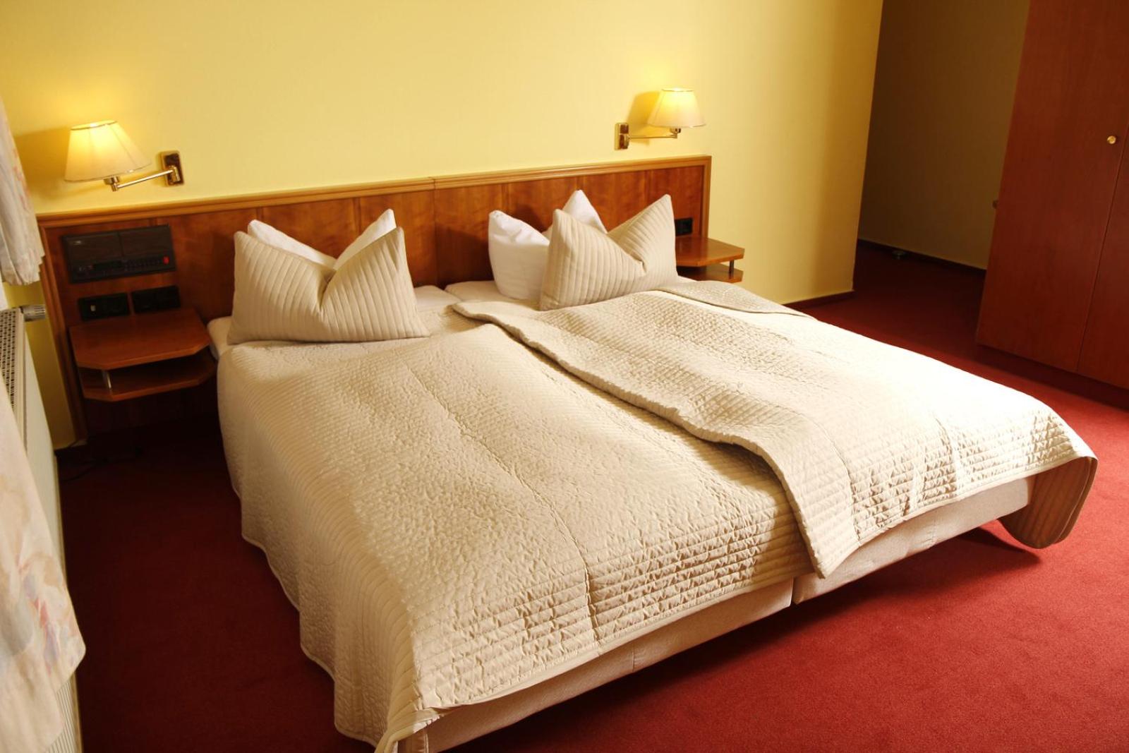 Double Room - Photo 10
