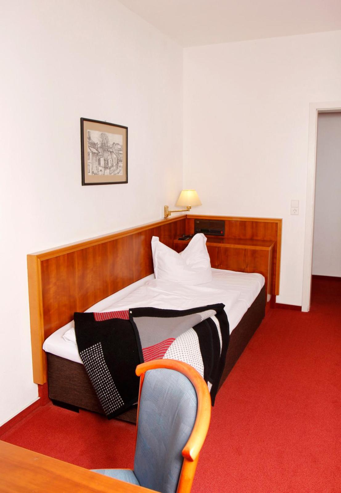 Single Room photo 3