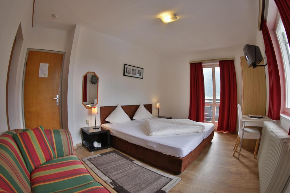 Double or Twin Room photo 2