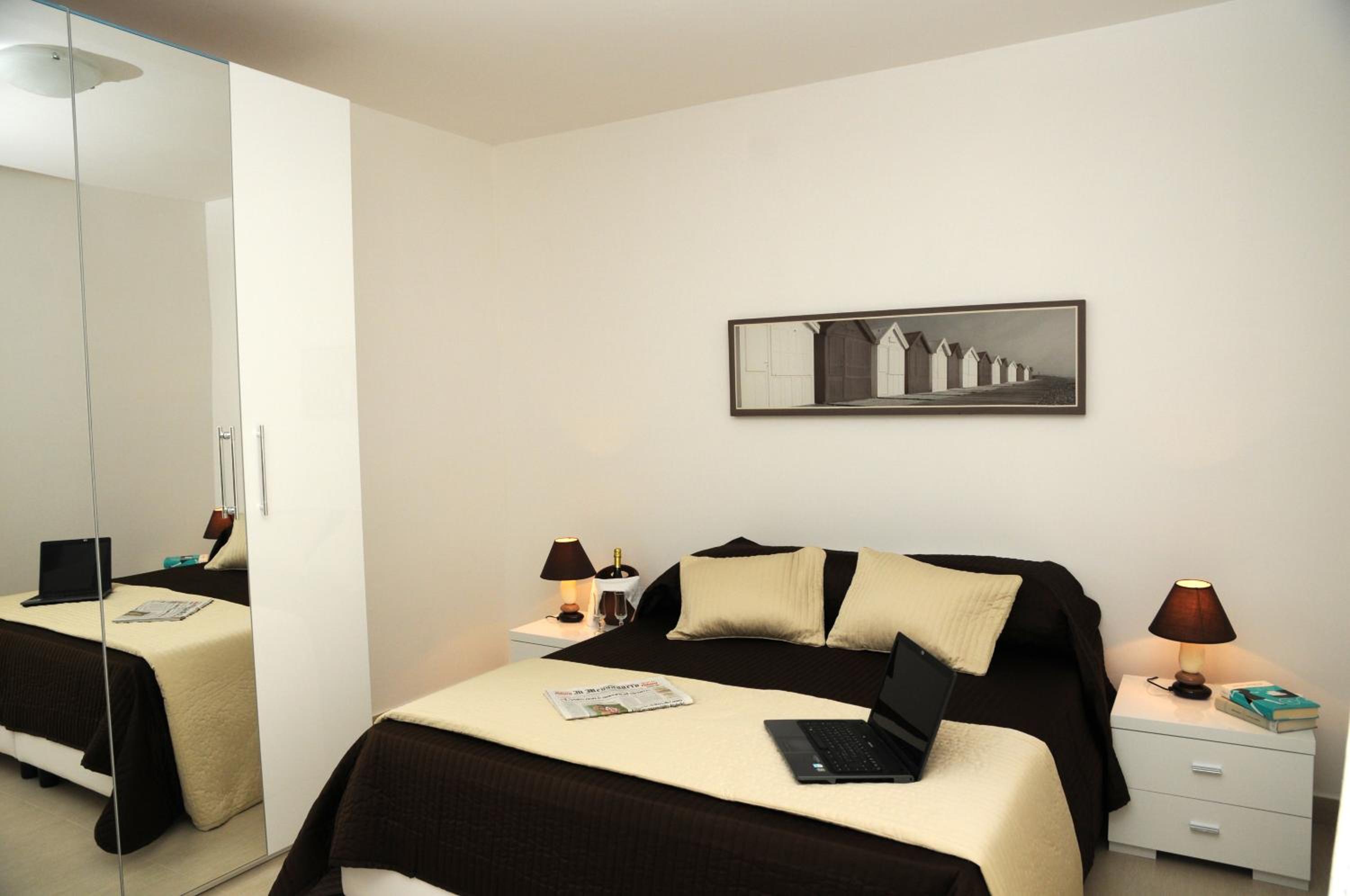 Double or Twin Room - Photo 8