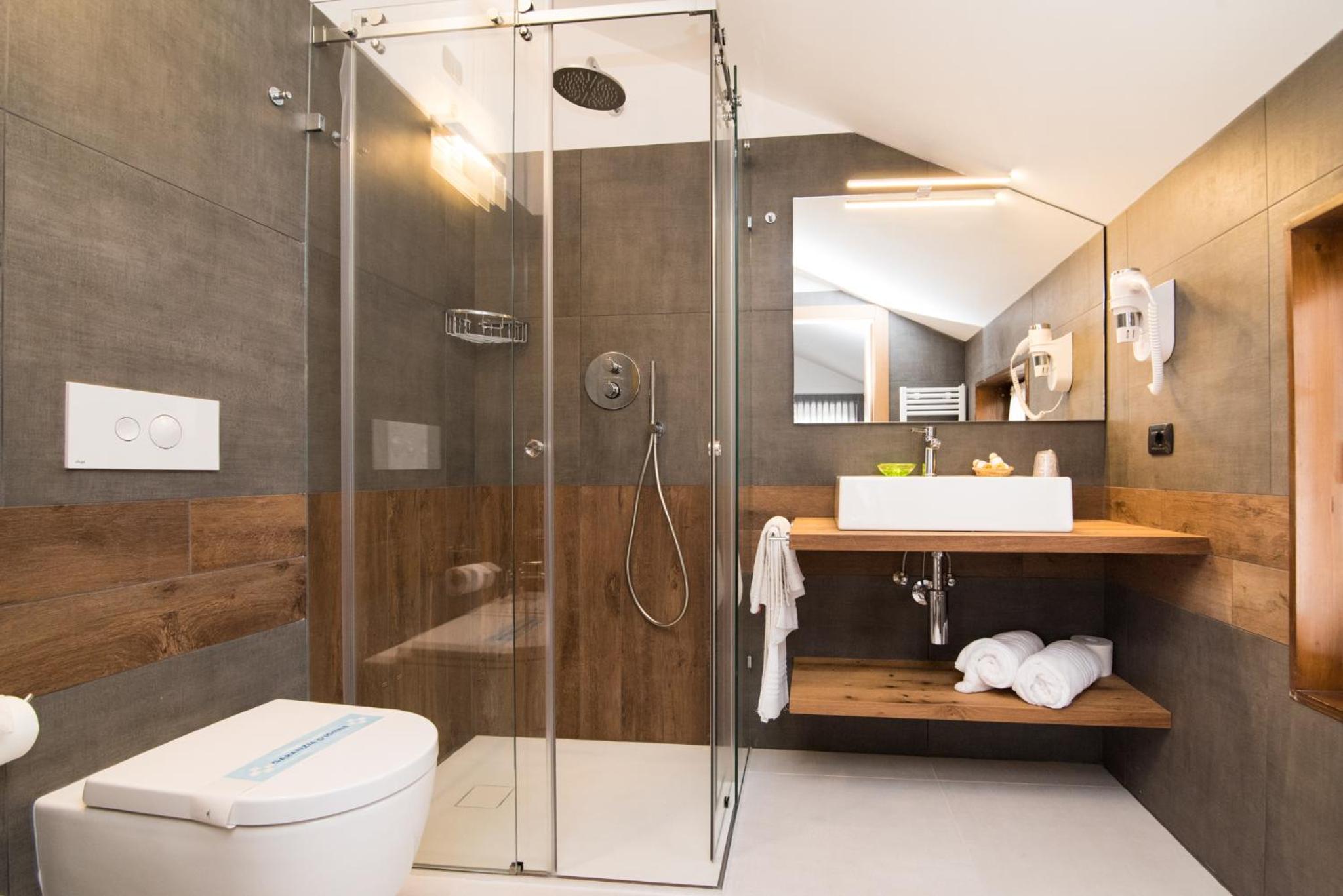 Deluxe Double Room - Photo 16
