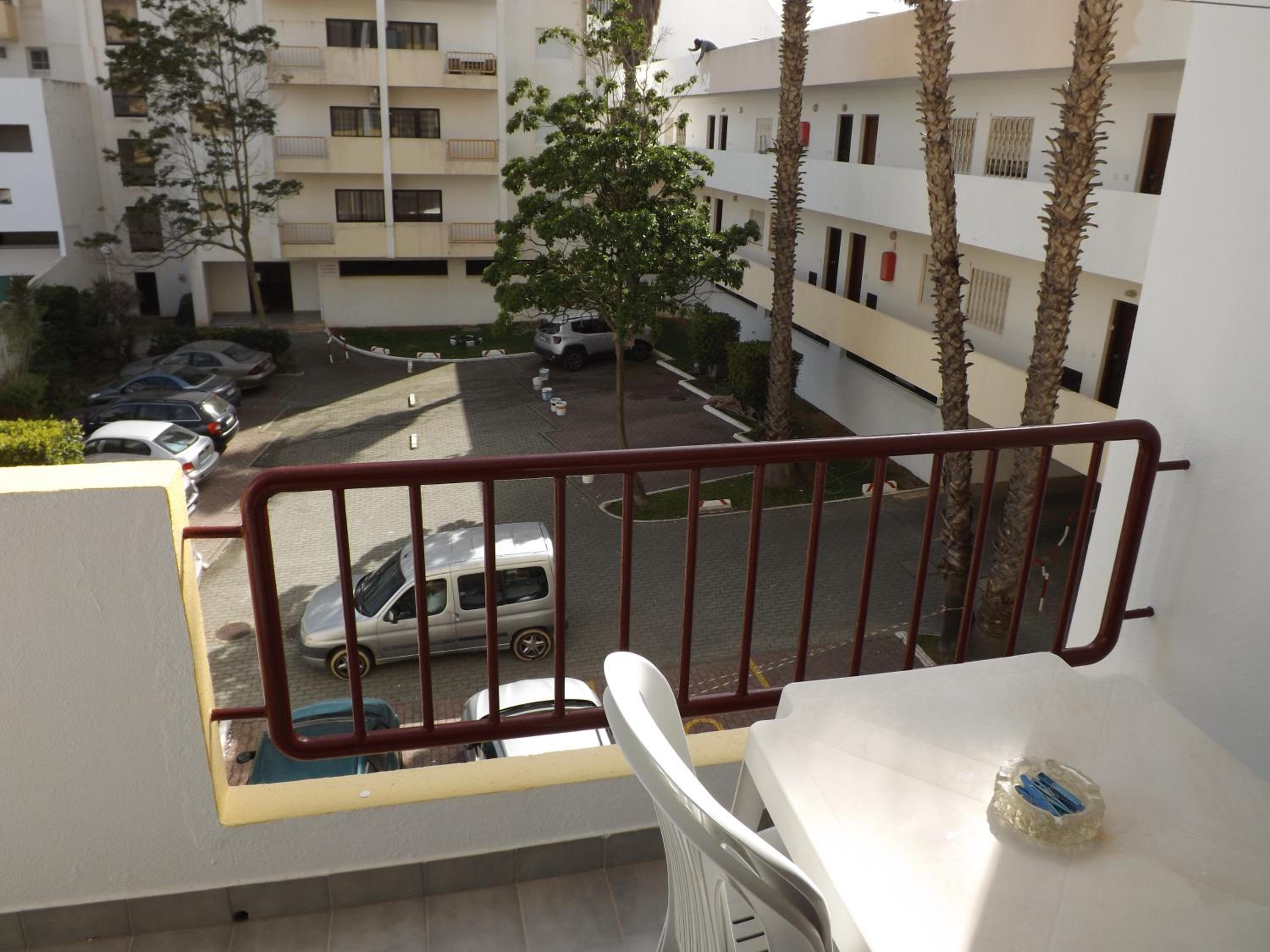 Apartment with Balcony photo 3