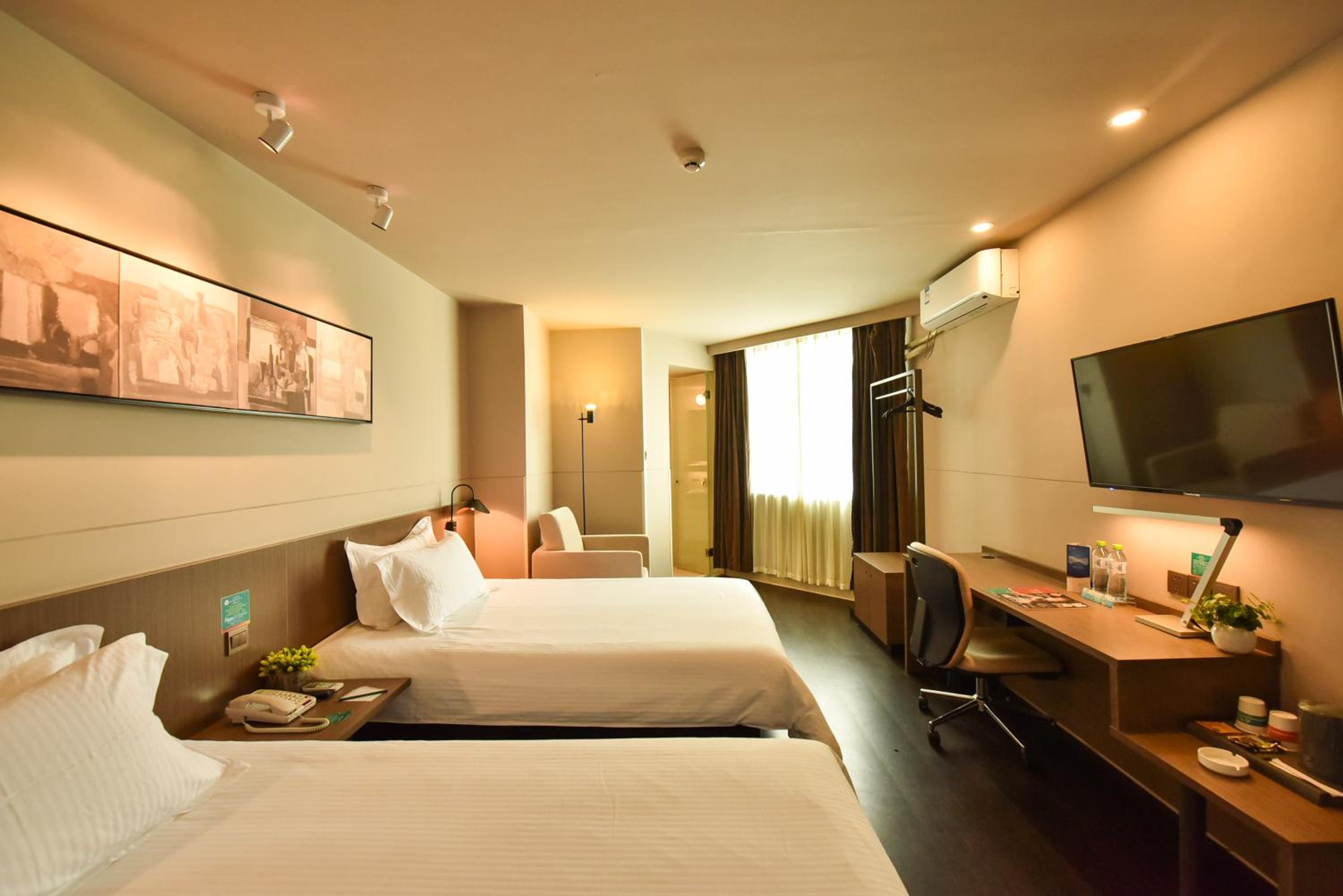 Business Twin Room A photo 1