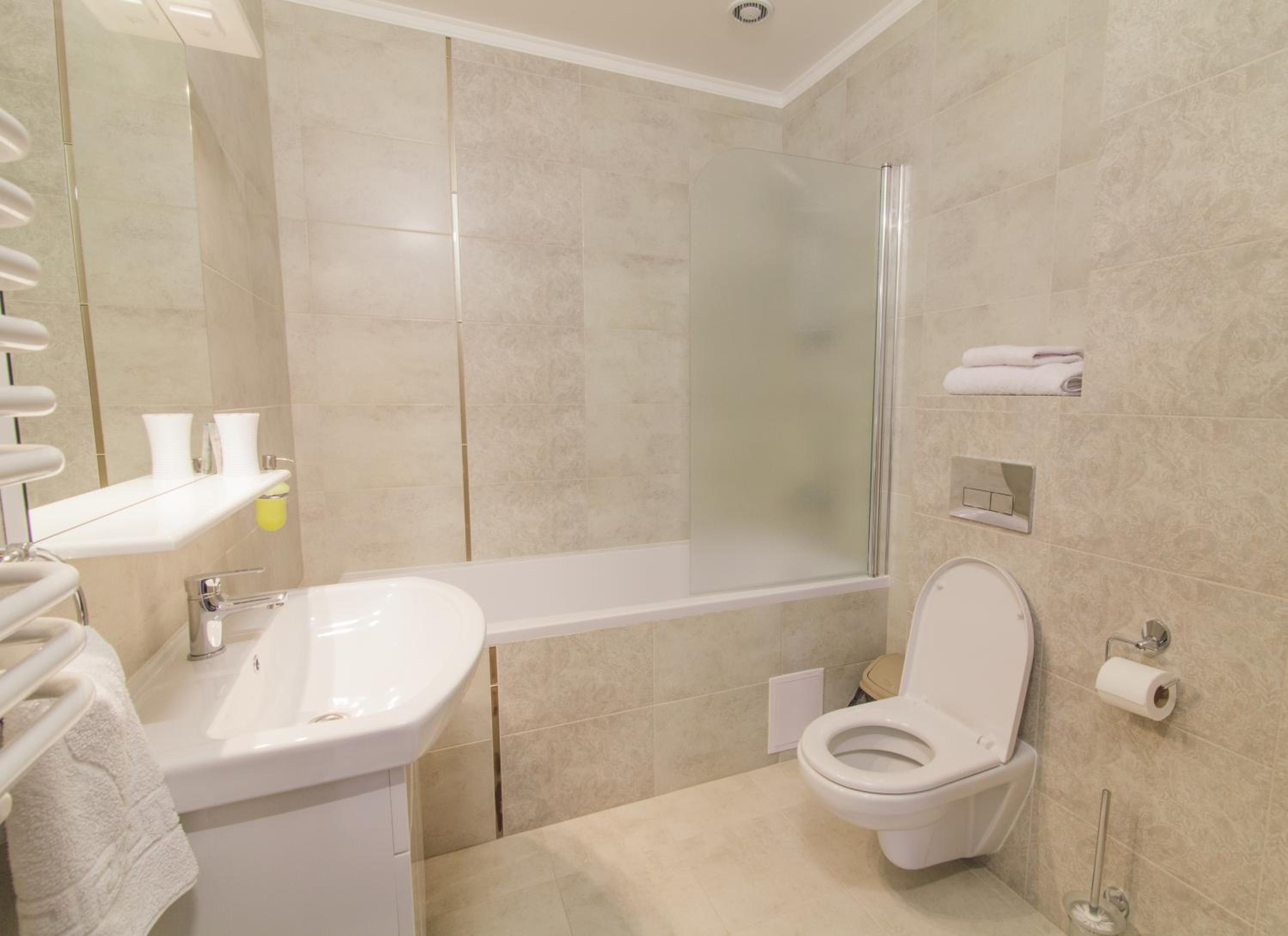 King Suite with Balcony photo 2