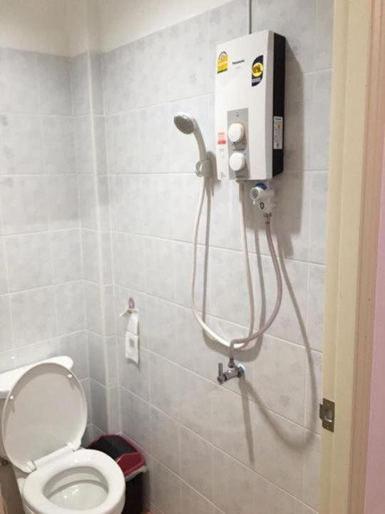 Quadruple Room with Private Bathroom - Photo 5