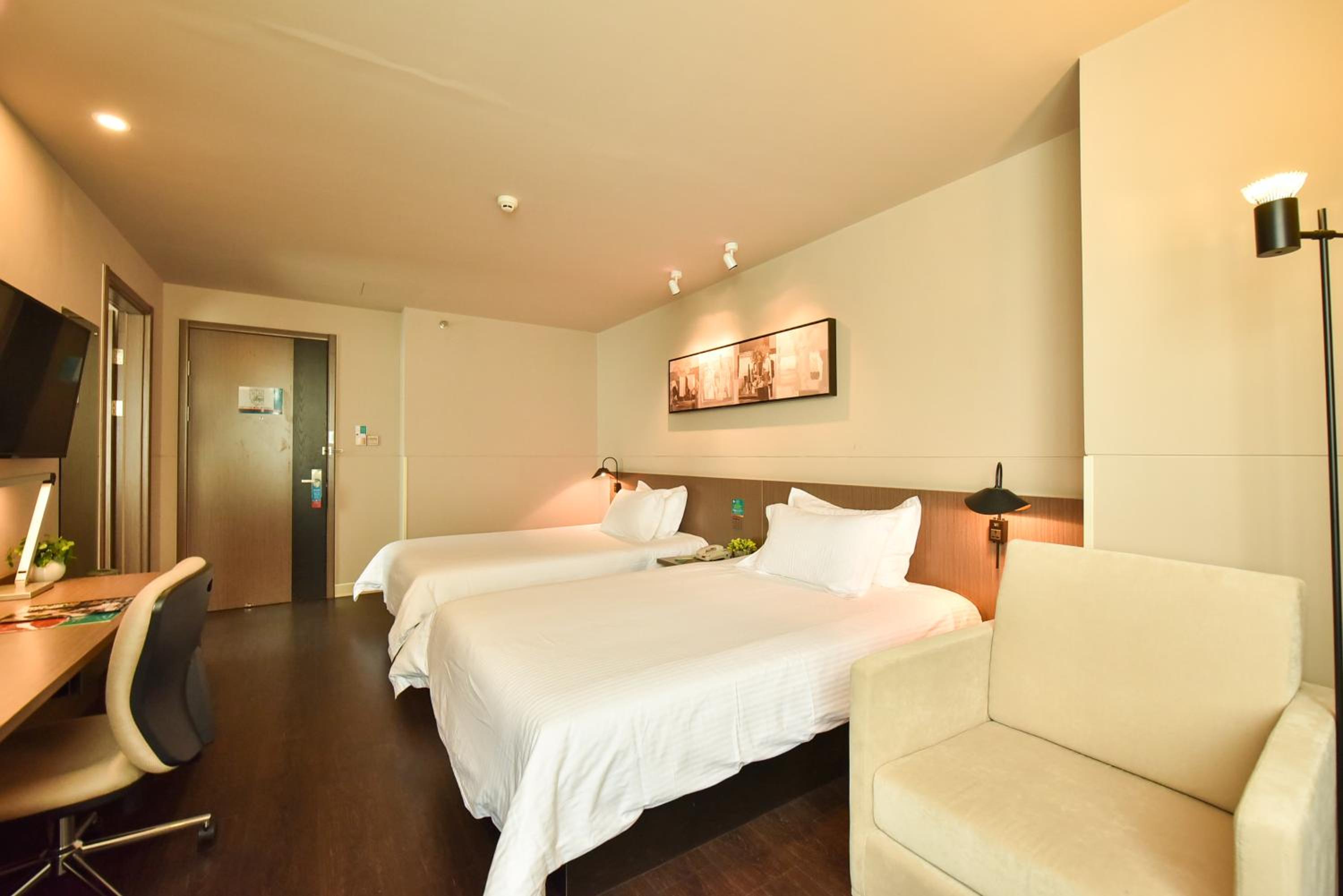 Business Twin Room A photo 3