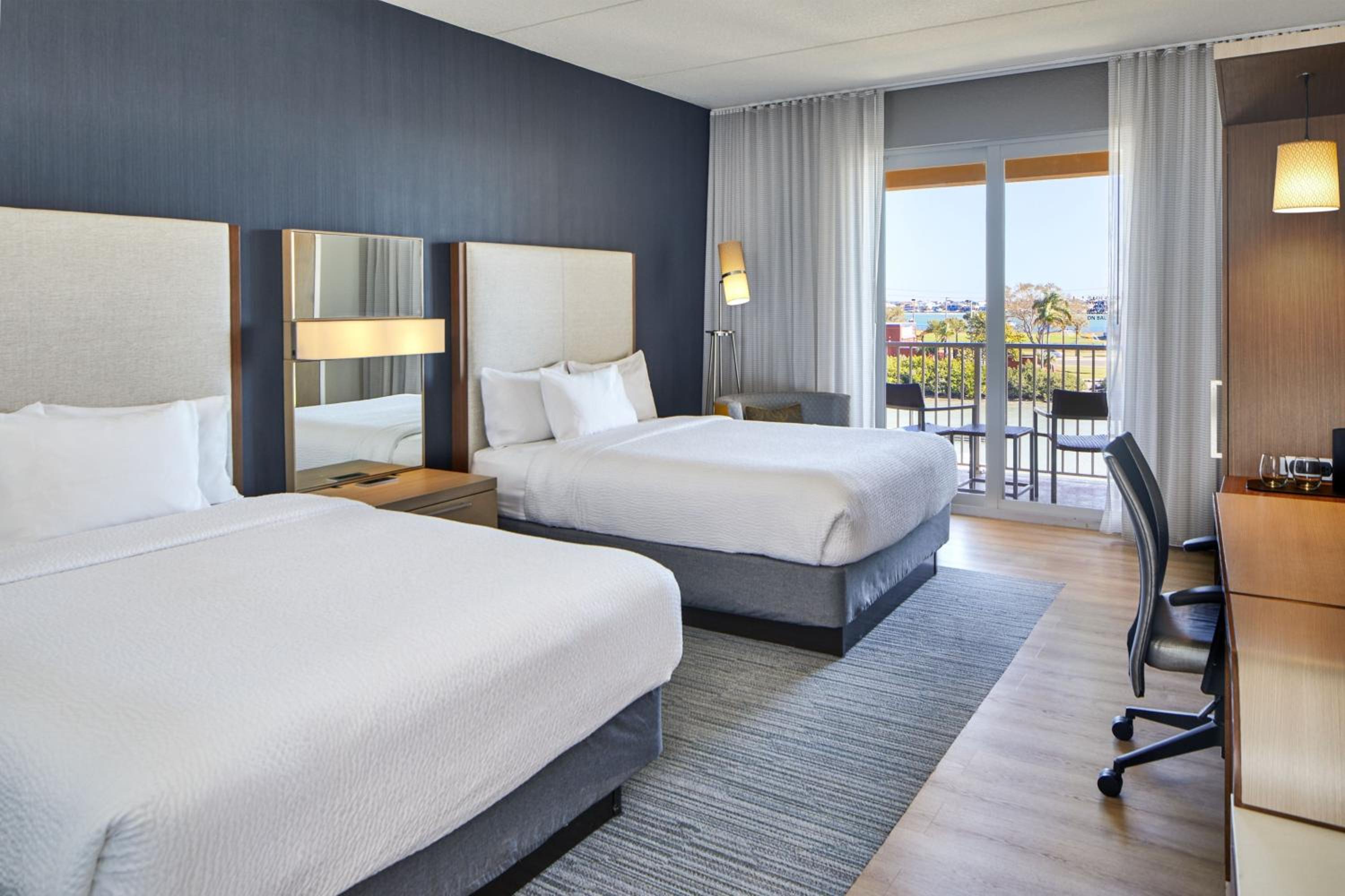 Queen Room with Two Queen Beds, Balcony and Roll-In Shower - Mobility Access/Hearing Accessible