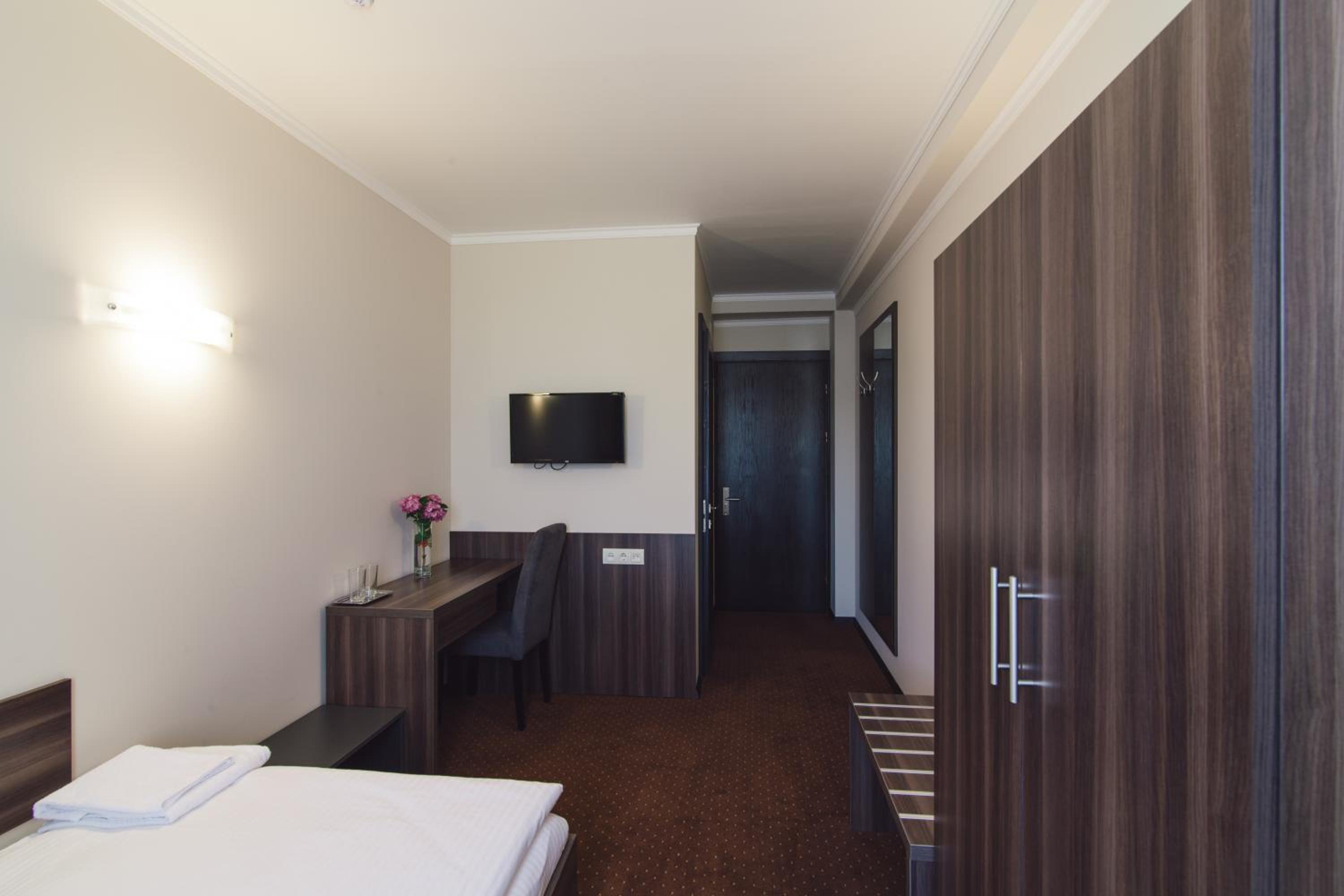 Single Room with Balcony photo 2