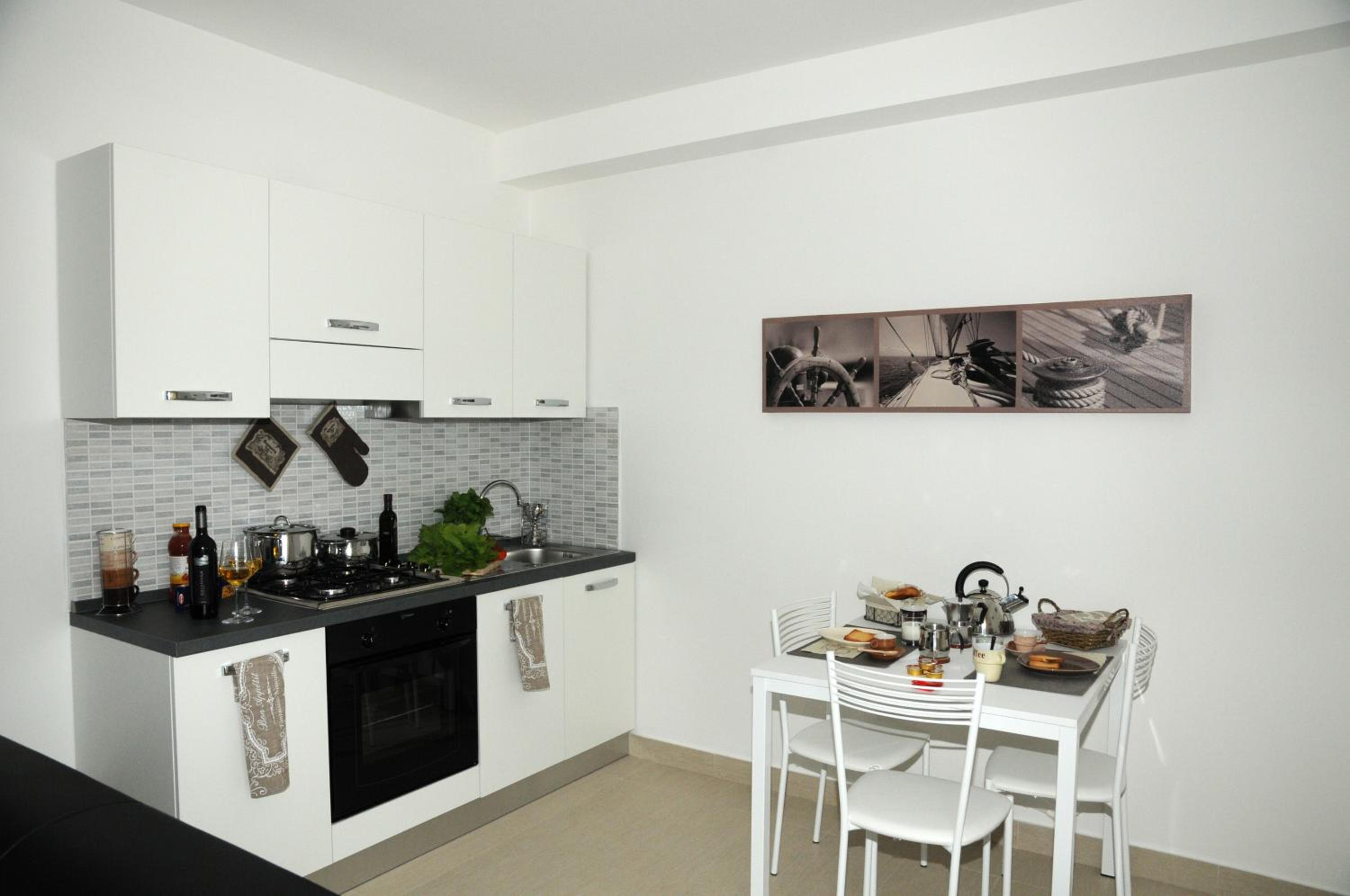 One-Bedroom Apartment - Photo 10