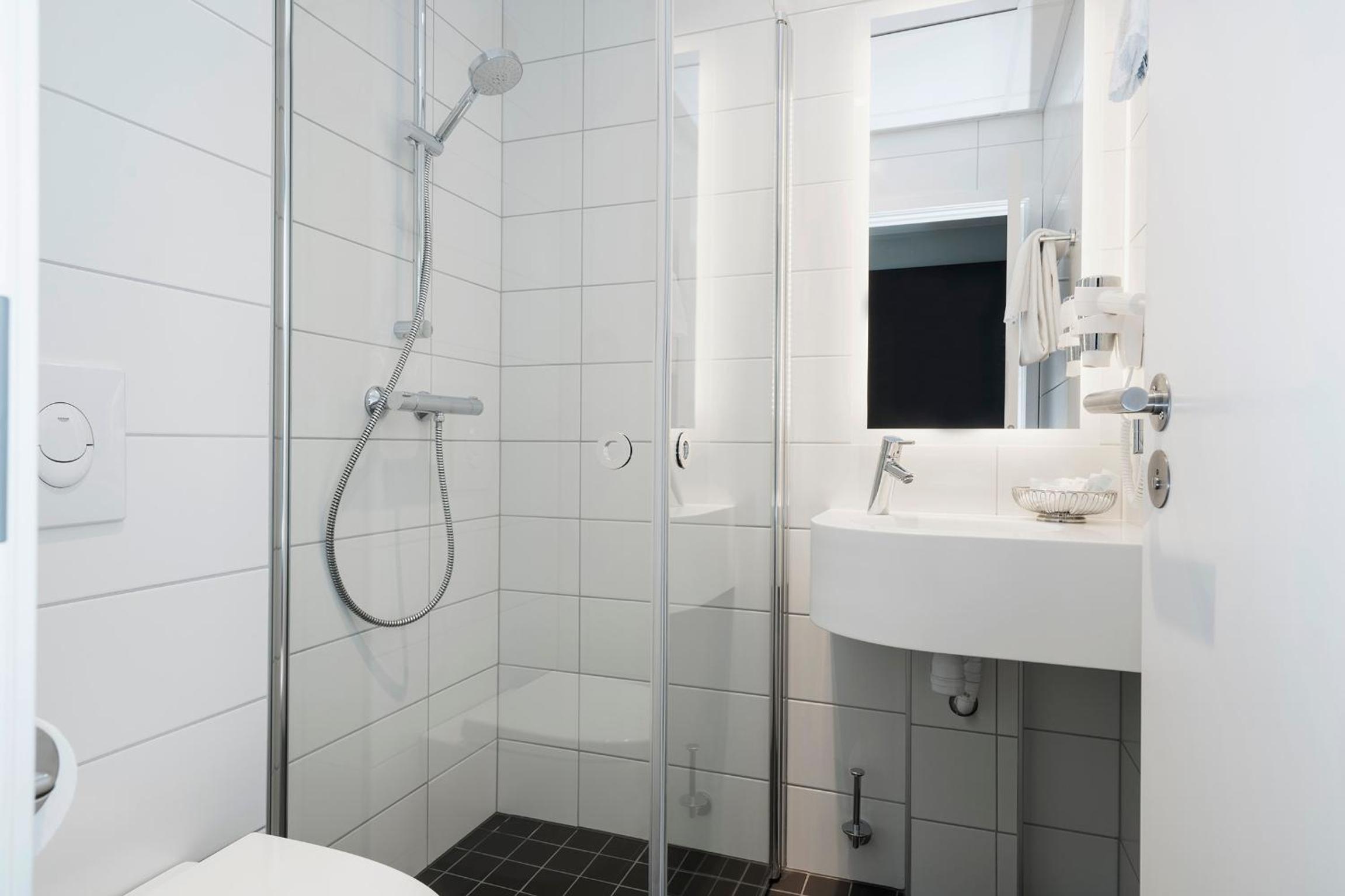 Standard Double Room - Photo 4