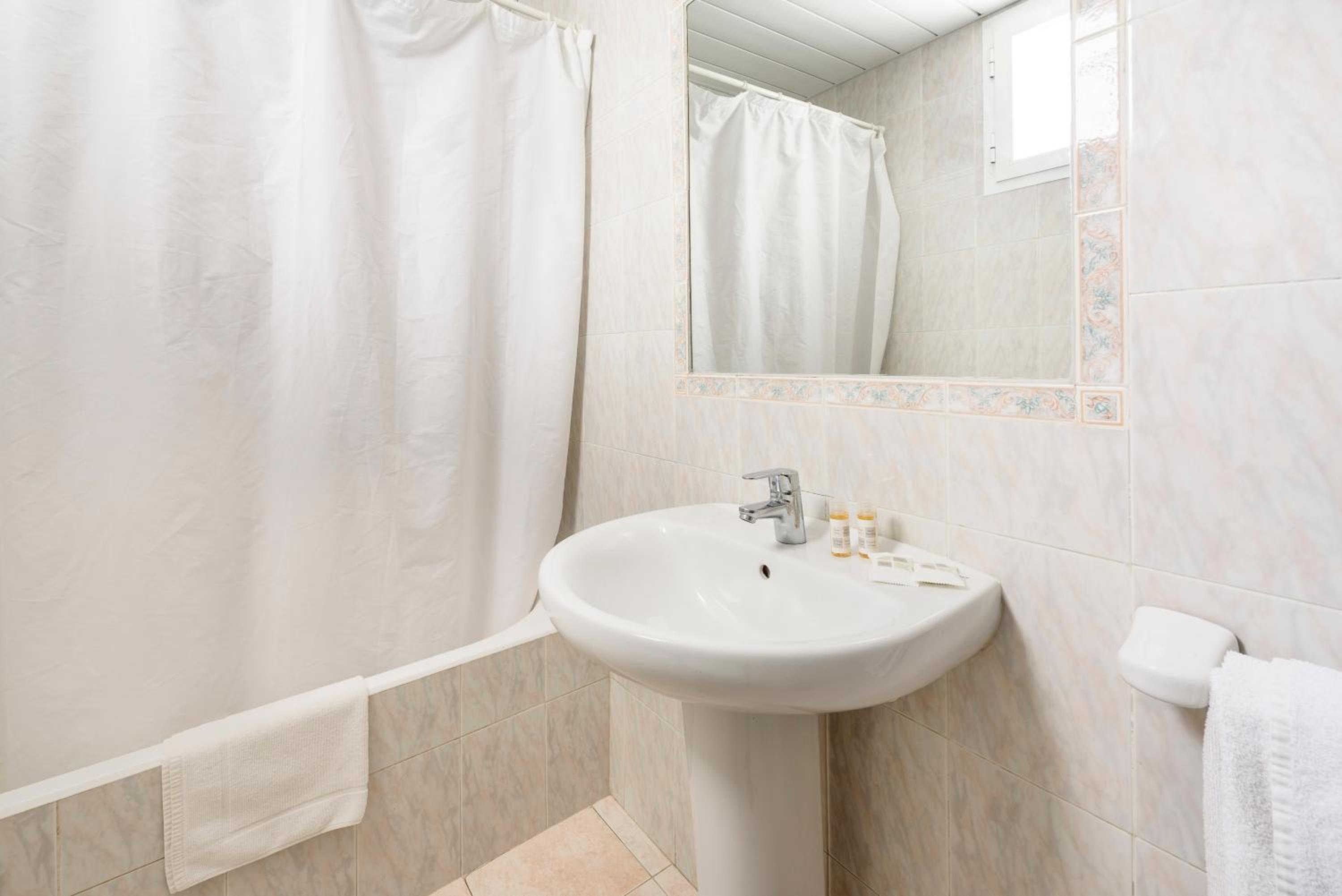 Triple Room - Photo 5