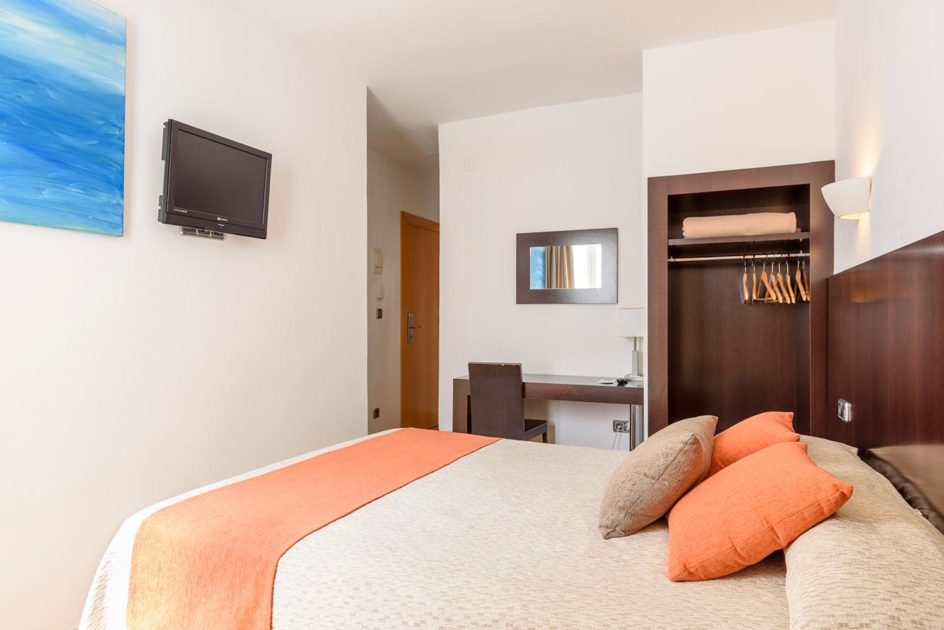 Twin Room - Photo 4