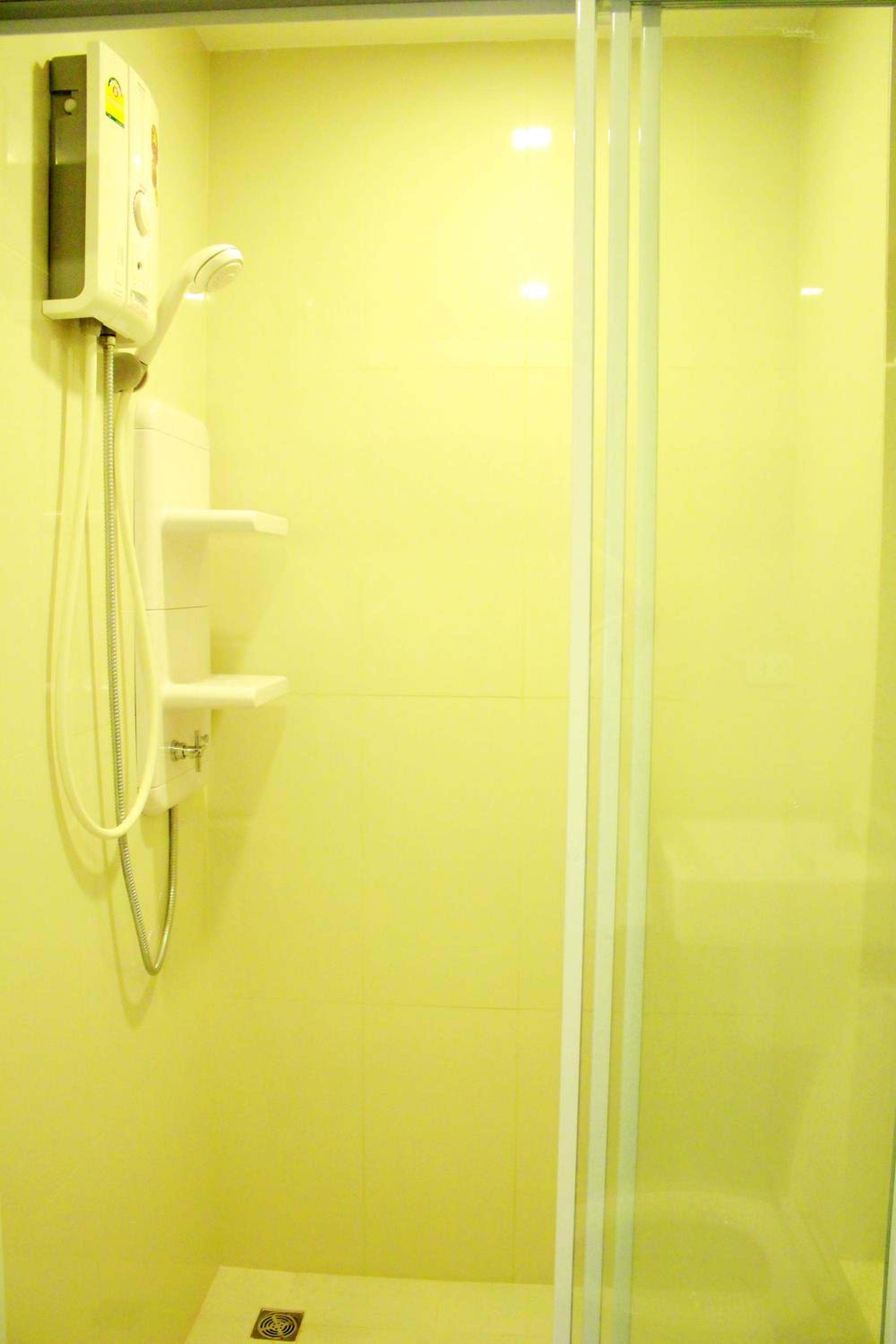 One-Bedroom Apartment - Photo 17
