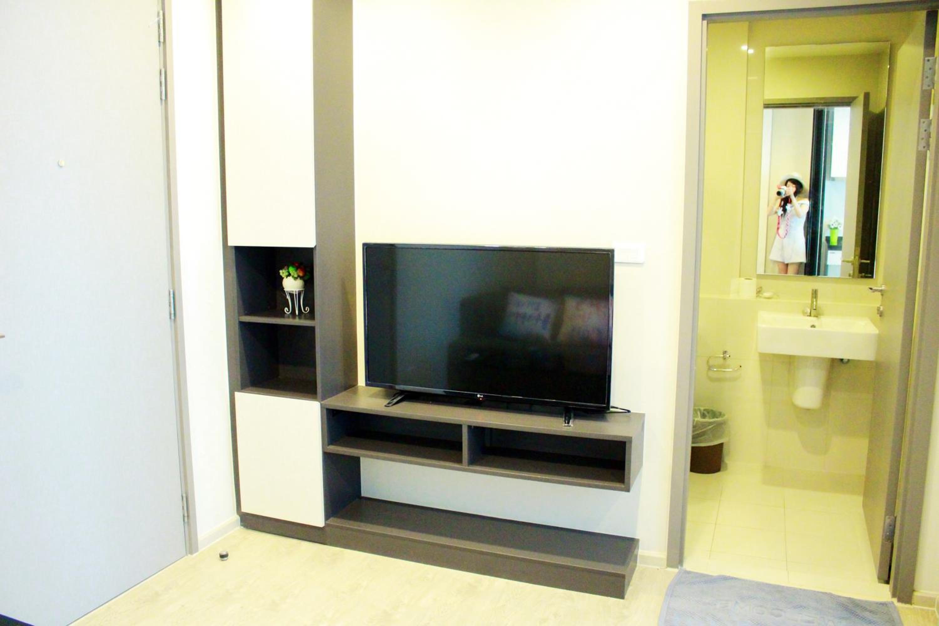 One-Bedroom Apartment - Photo 15