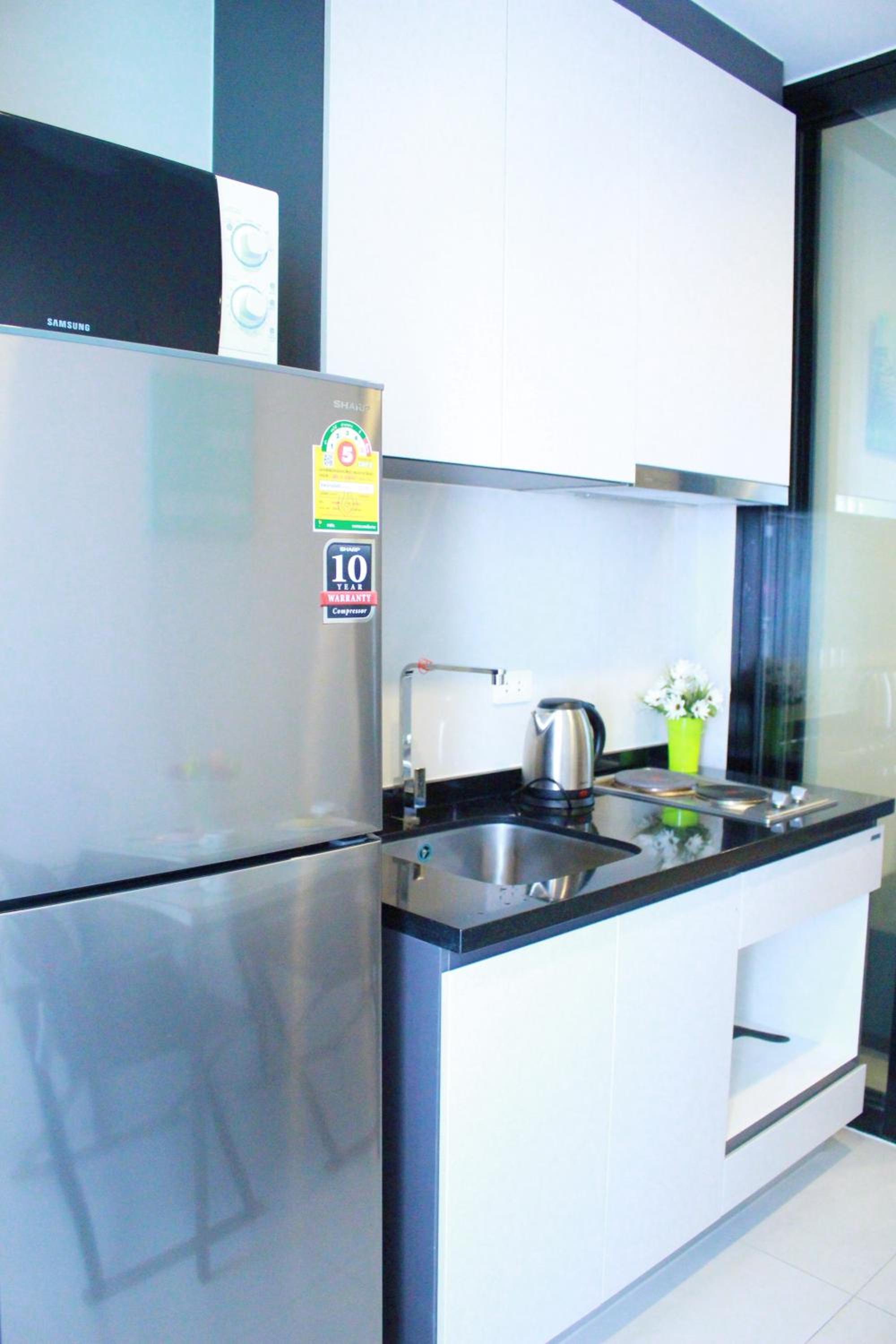 One-Bedroom Apartment - Photo 11