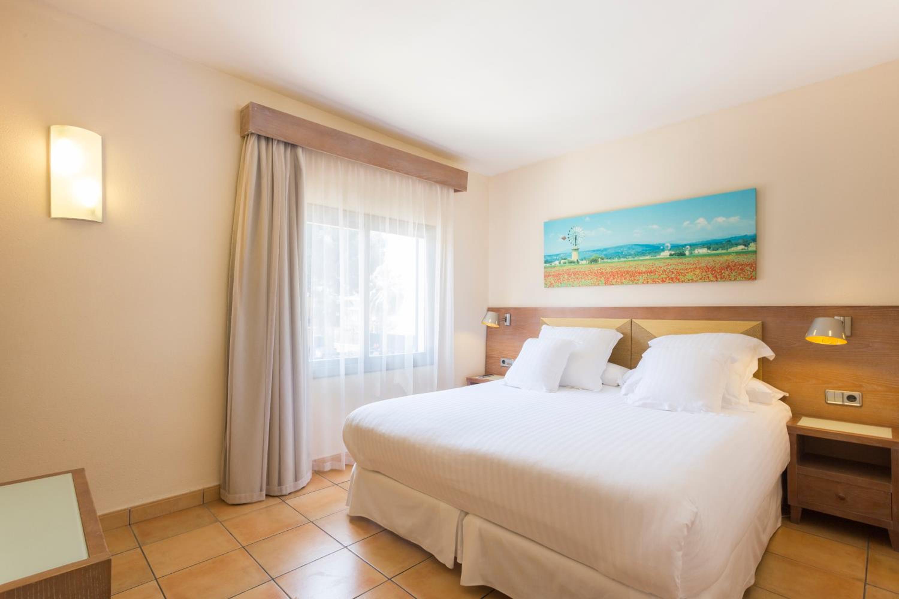 One-Bedroom Apartment (2 Adults + 1 Child) thumbnail 6