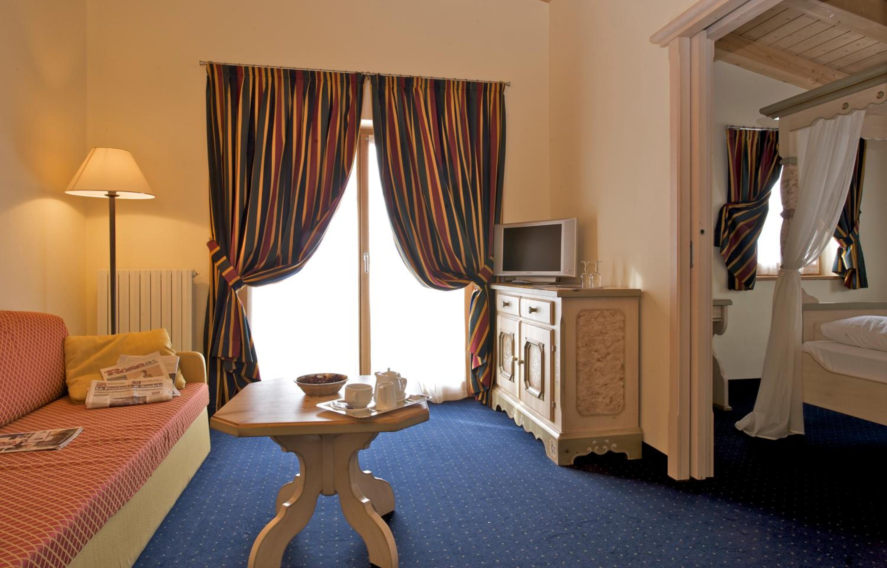 Suite (2 Adults + 2 Children) - Photo 2