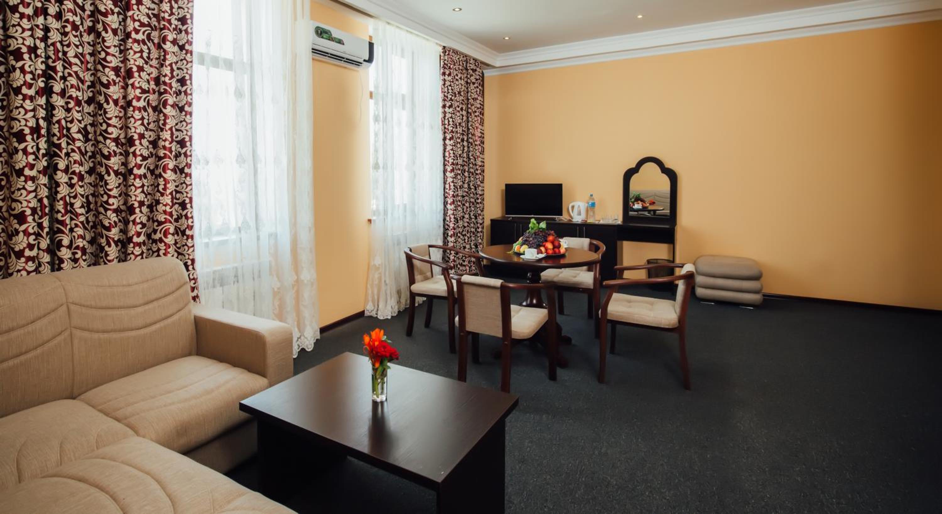 Suite photo 1