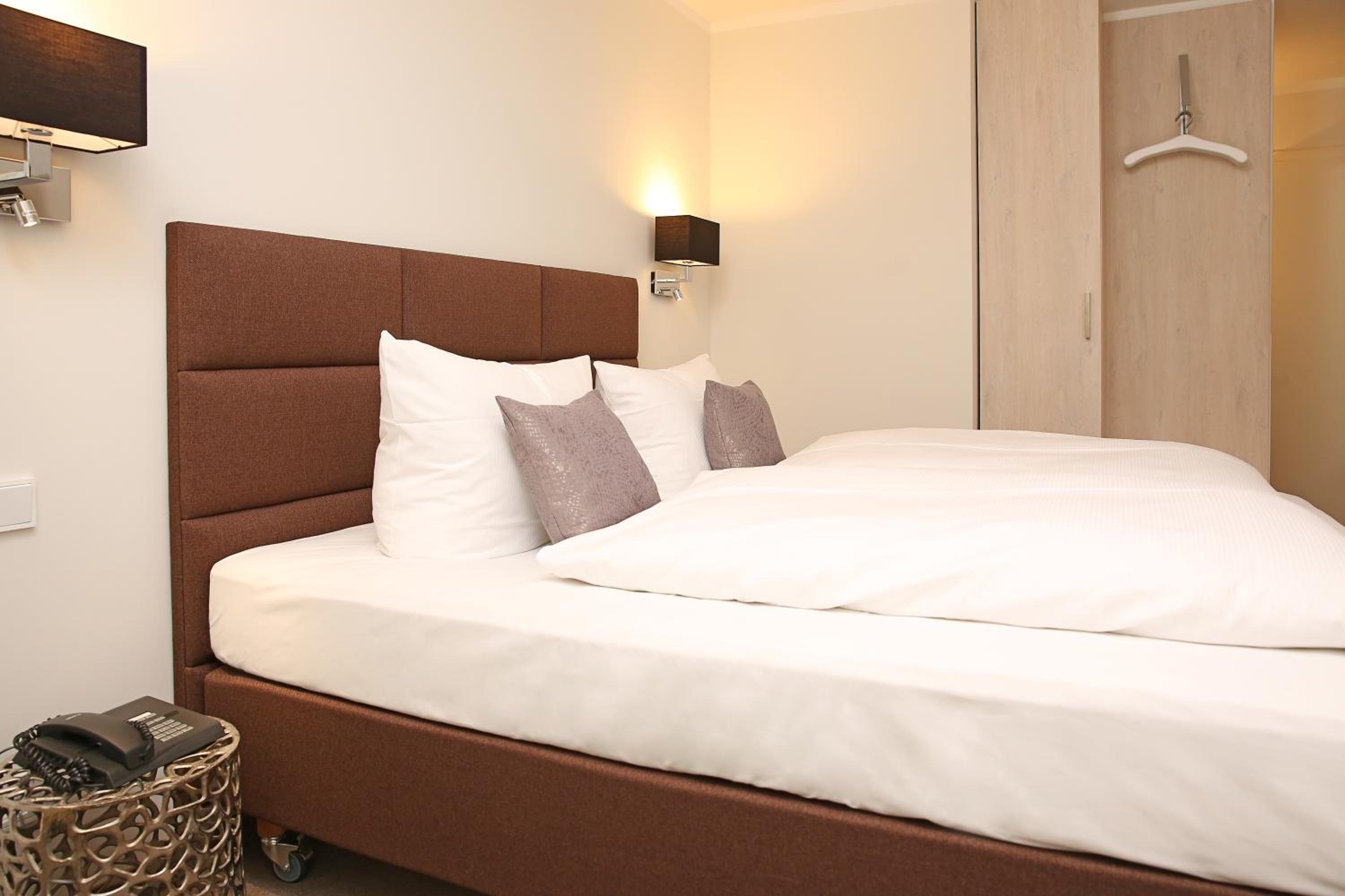 Standard Double Room - Photo 2