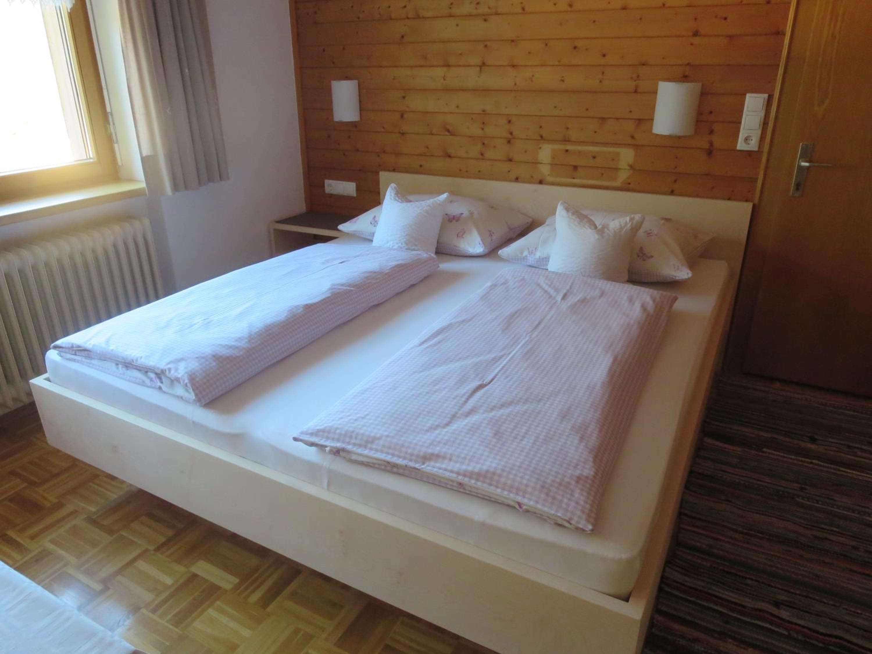 One-Bedroom Apartment with Balcony photo 3