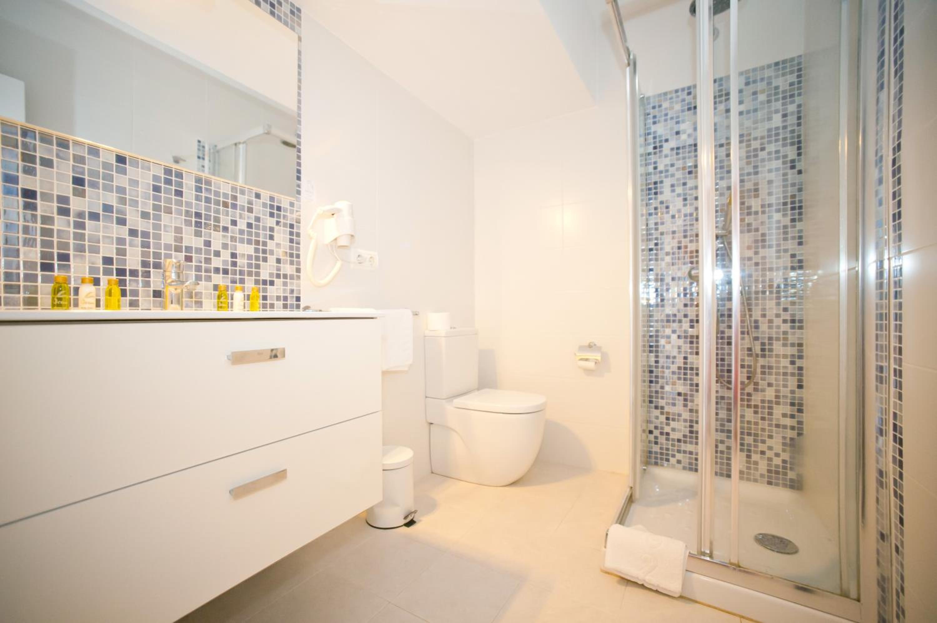 Twin Room with Terrace - Photo 9