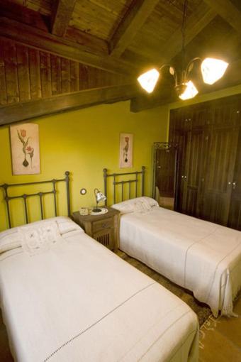 Four-Bedroom House - Photo 11
