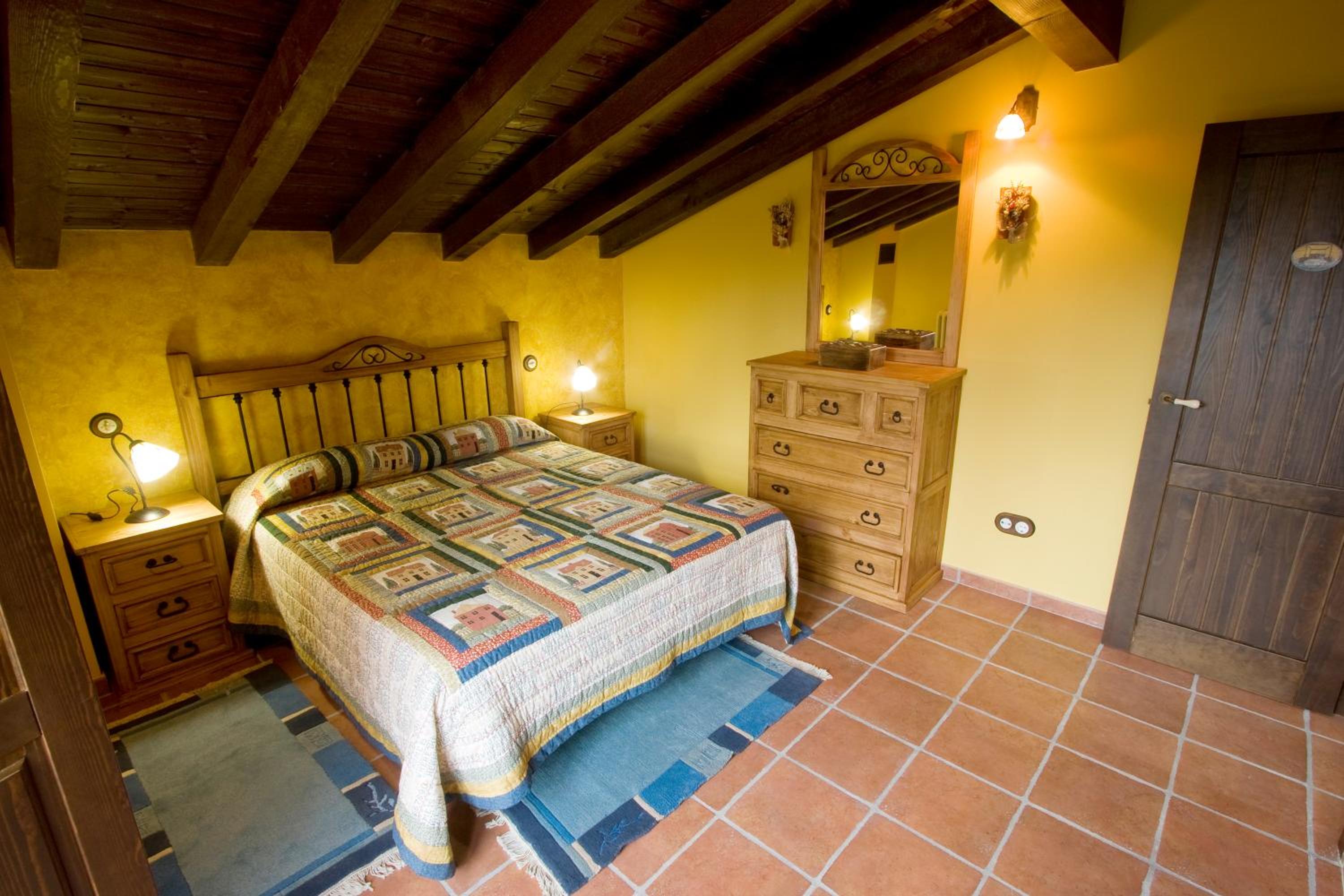 Four-Bedroom House - Photo 12