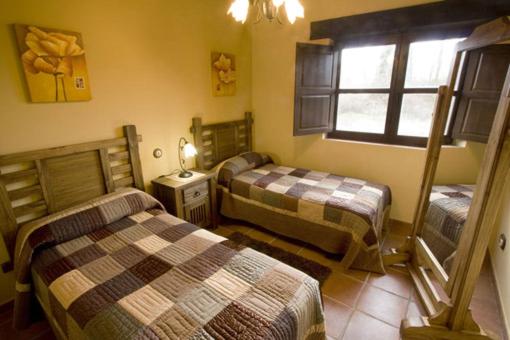 Four-Bedroom House - Photo 16
