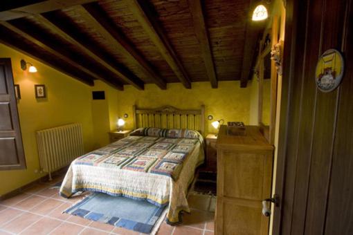 Four-Bedroom House - Photo 8
