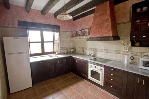 Four-Bedroom House - Photo 19