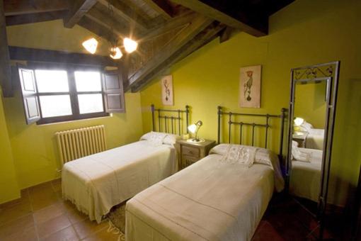 Four-Bedroom House - Photo 10