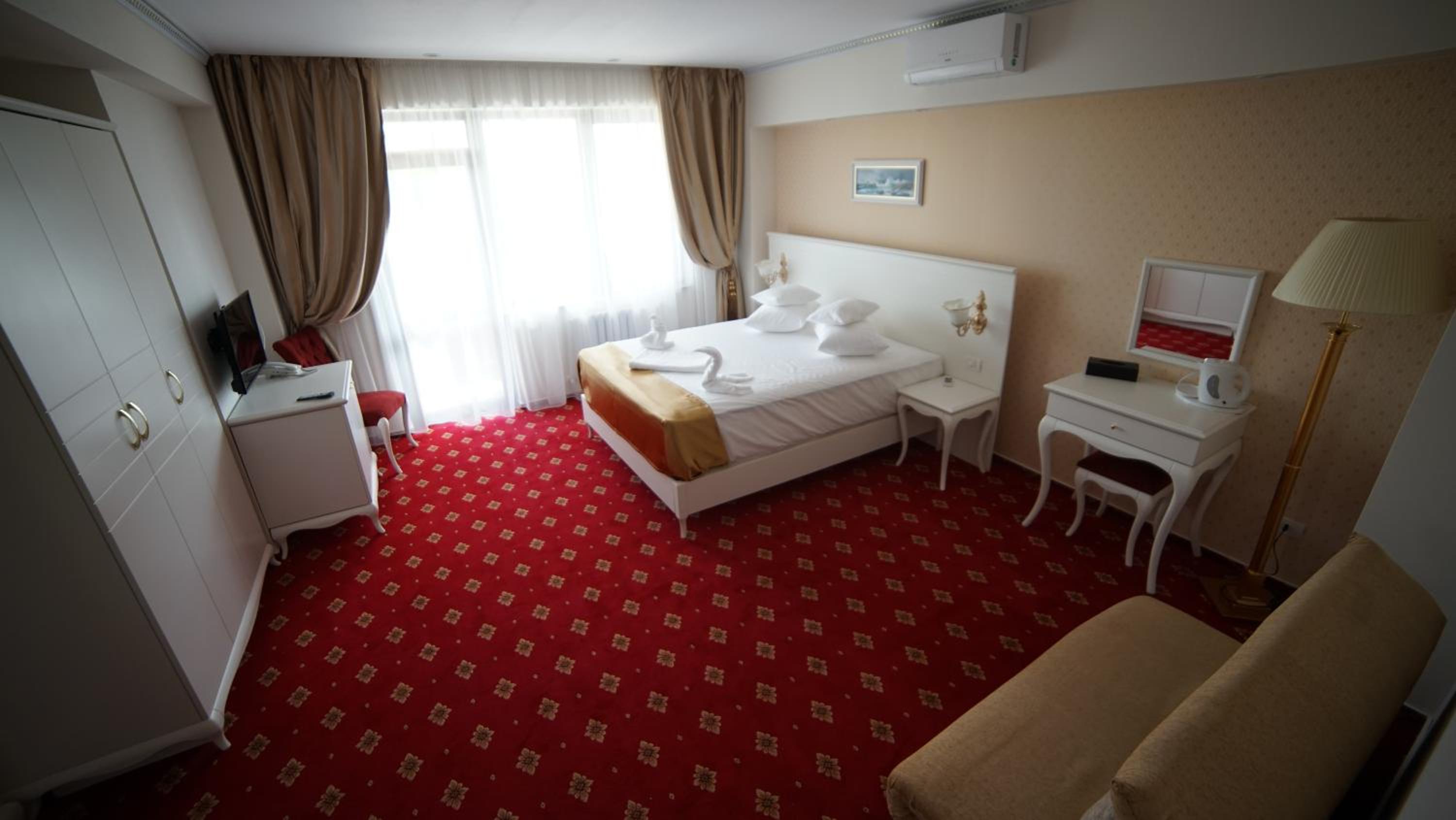 King Room with Spa Bath