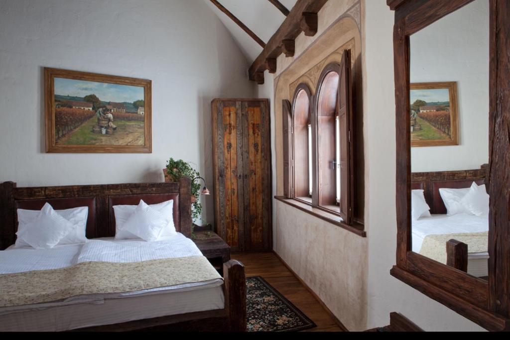 Double Room - Photo 7