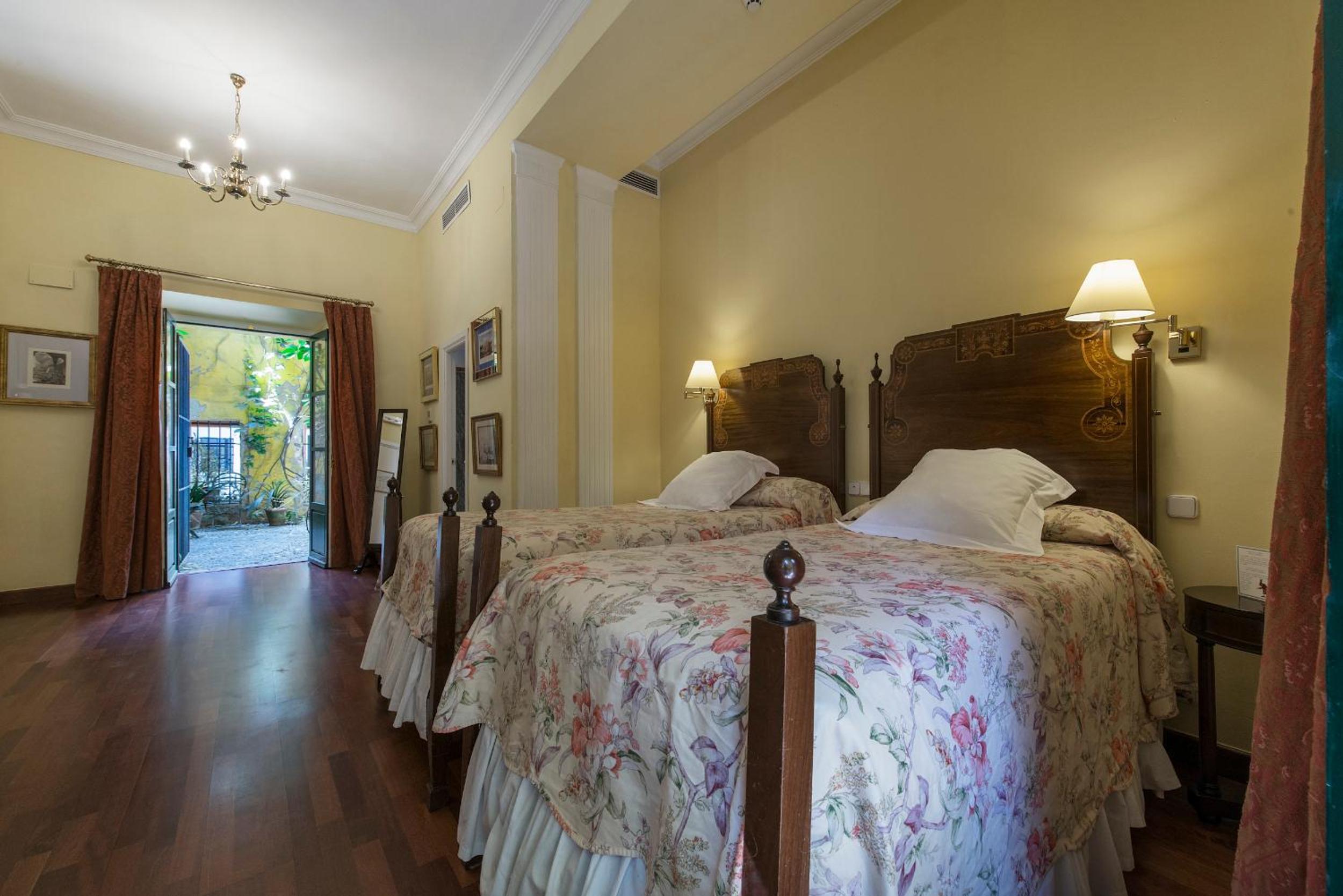 Superior Double Room - Photo 10