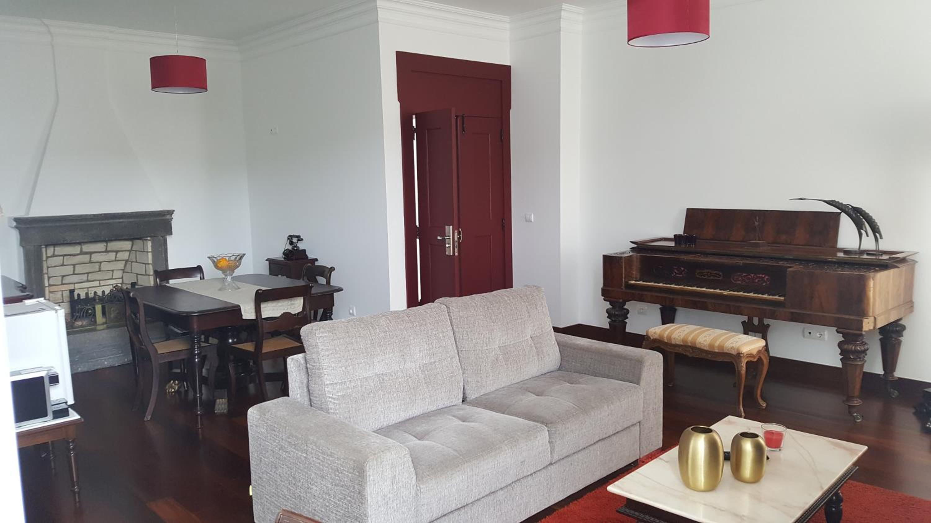 Suite - Photo 1
