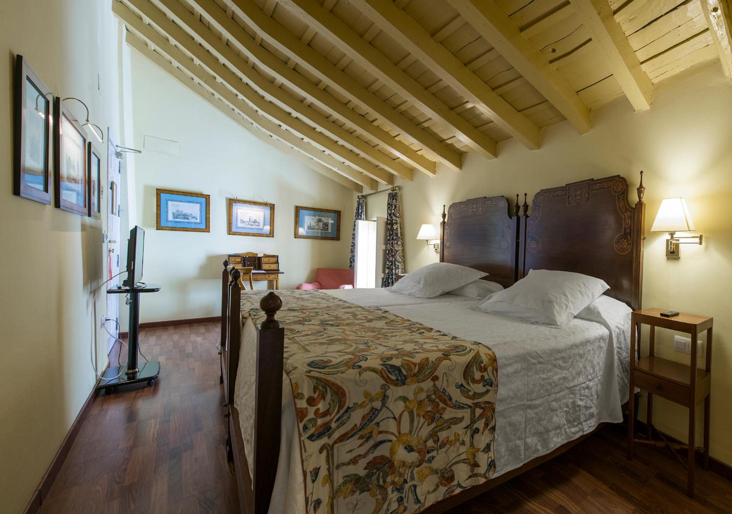 Basic Double Room - Photo 9