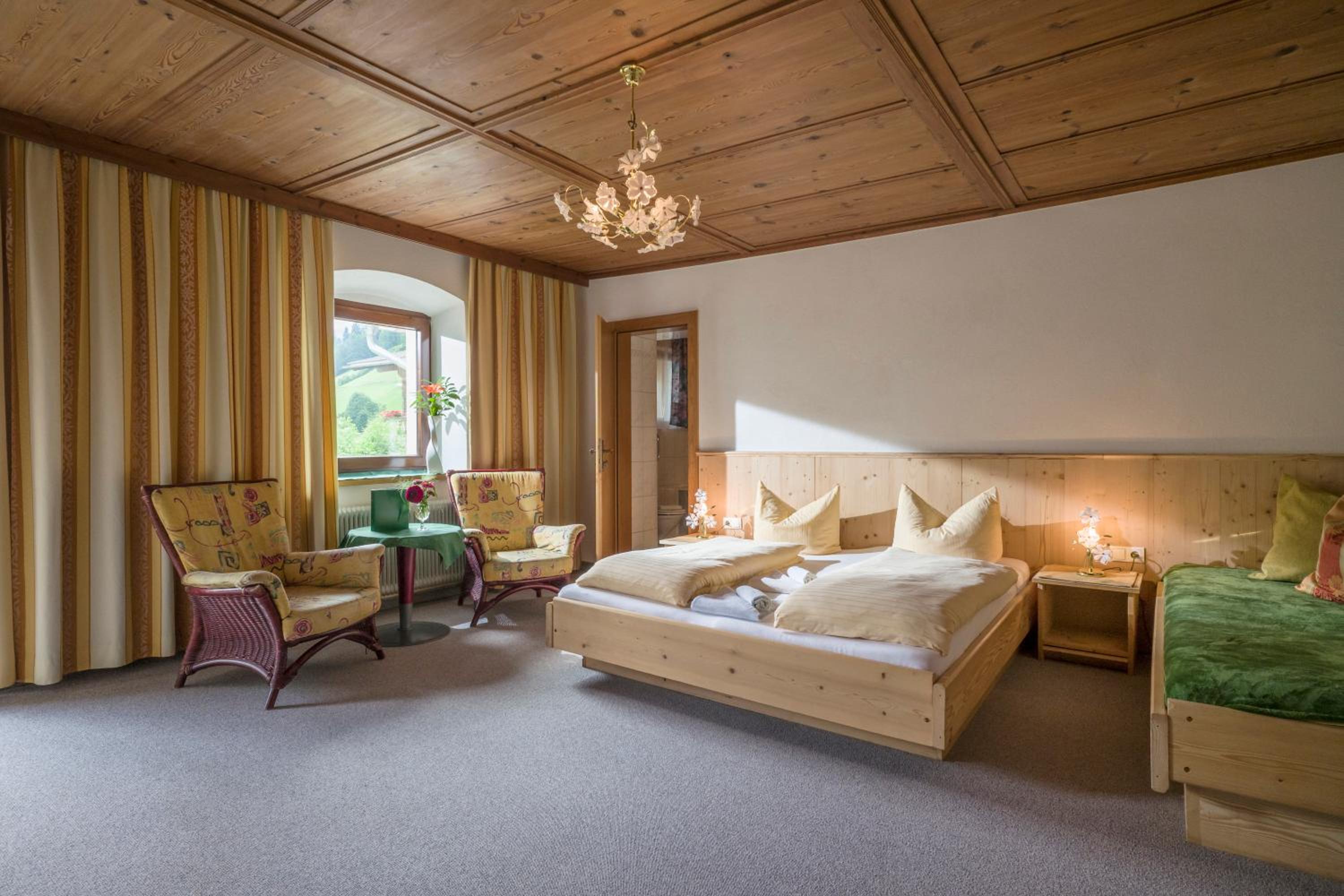 Double Room - Photo 5