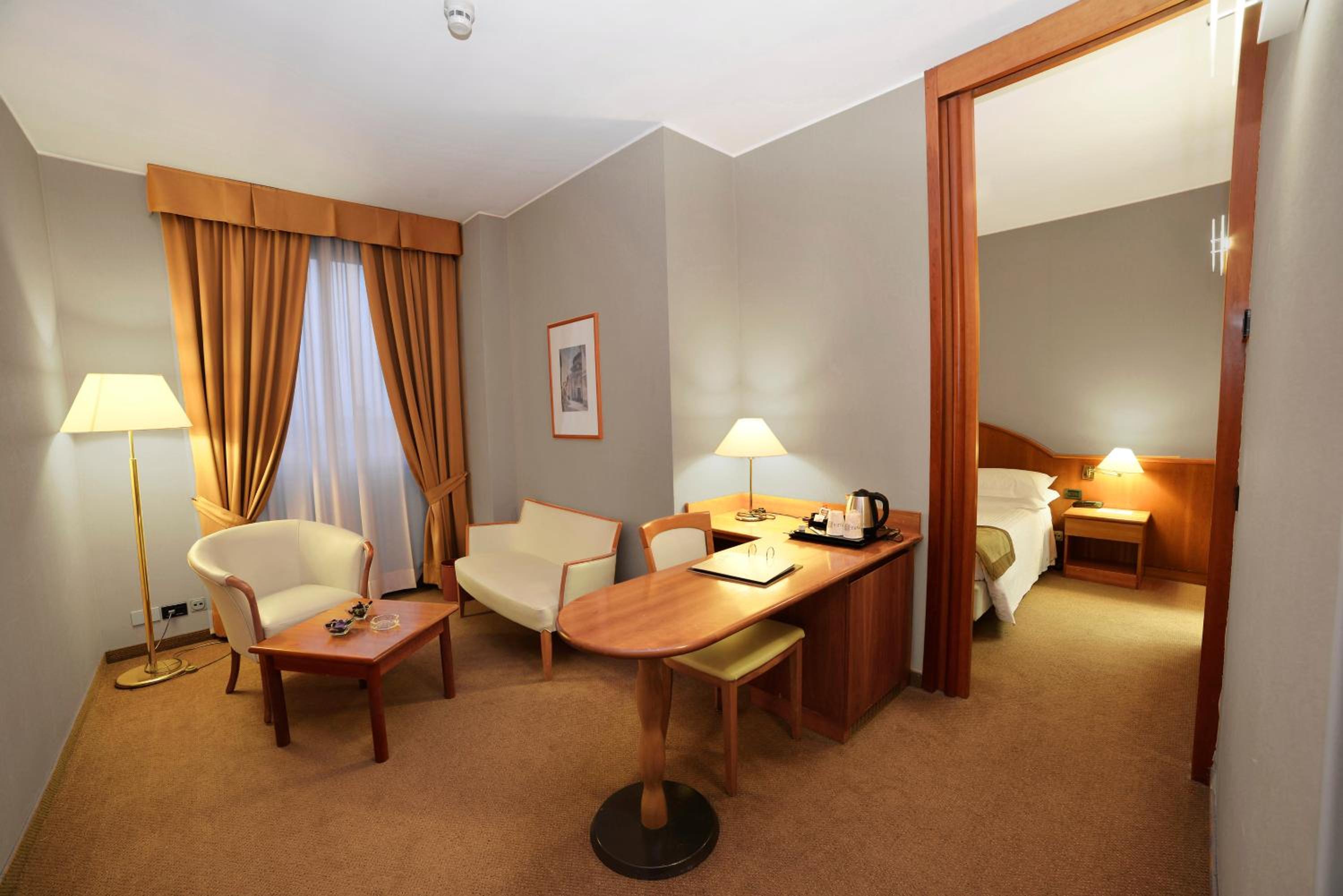 King Room Suite - Photo 11