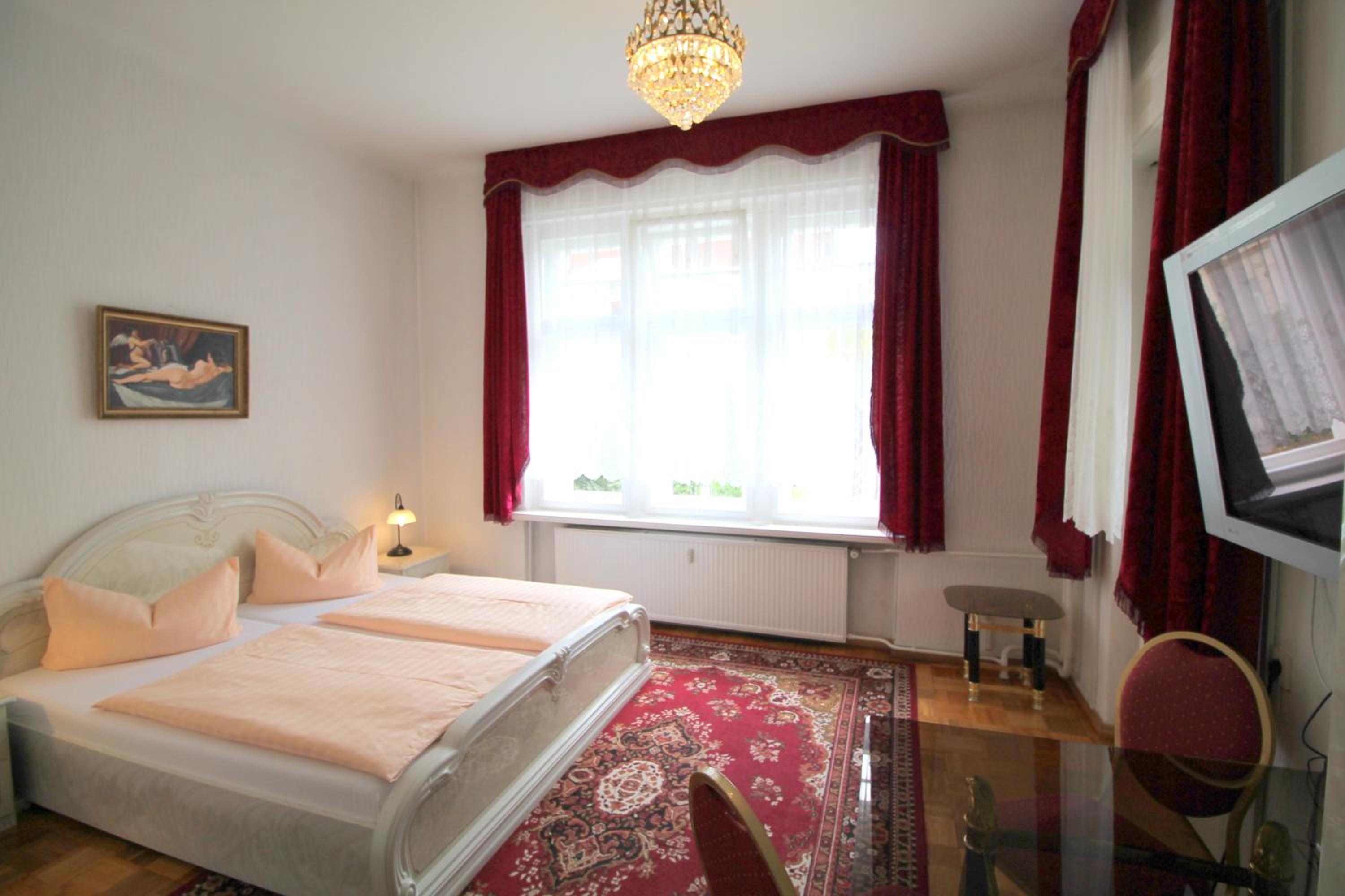 Double Room - Photo 2