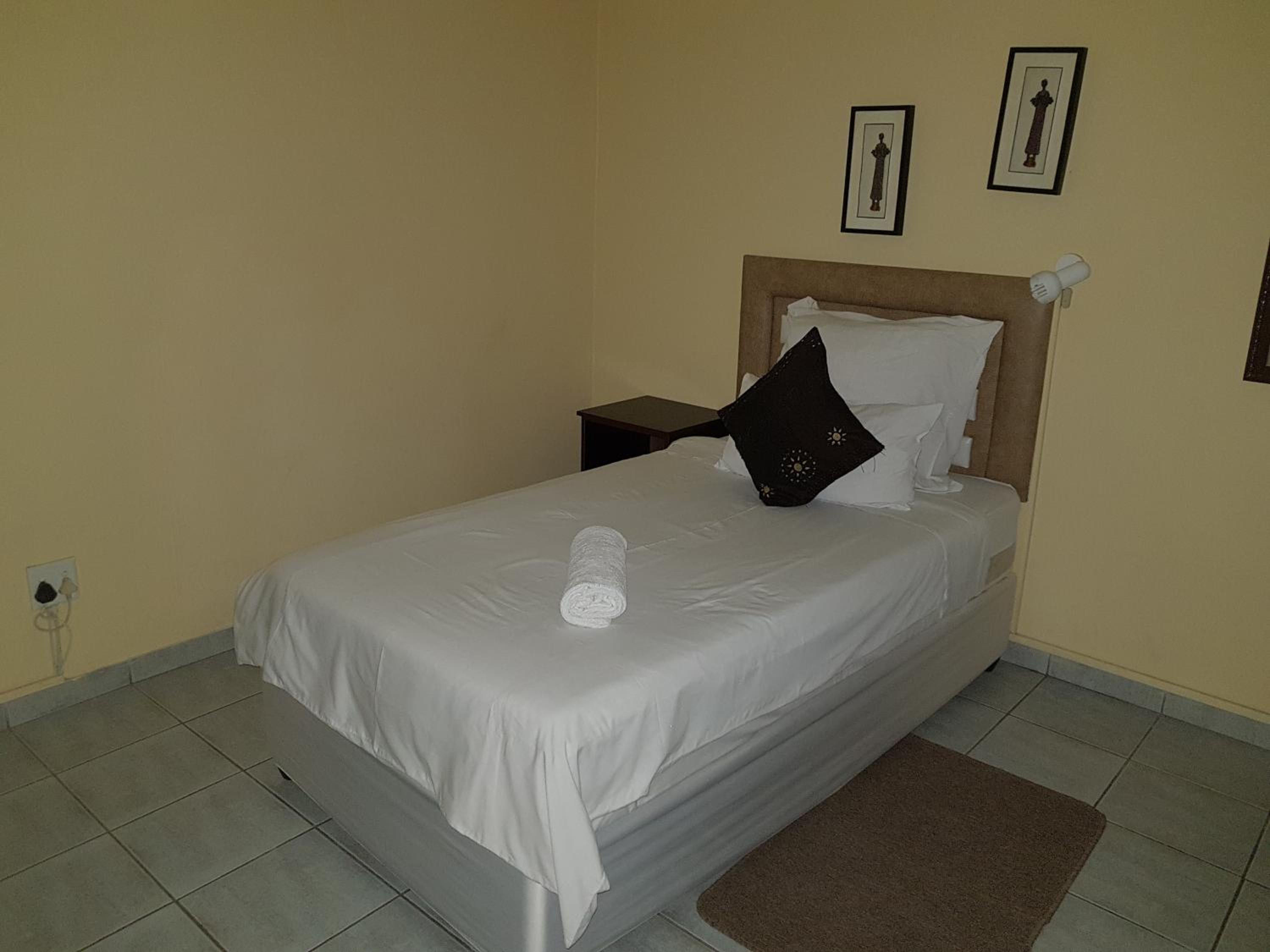 Single Room photo 2
