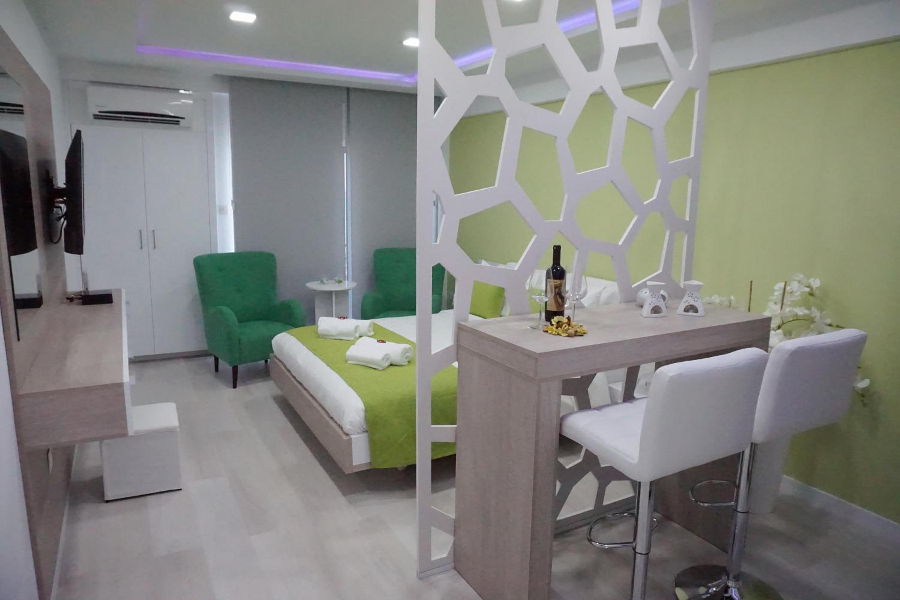 Studio Apartment with Sea View - Photo 18