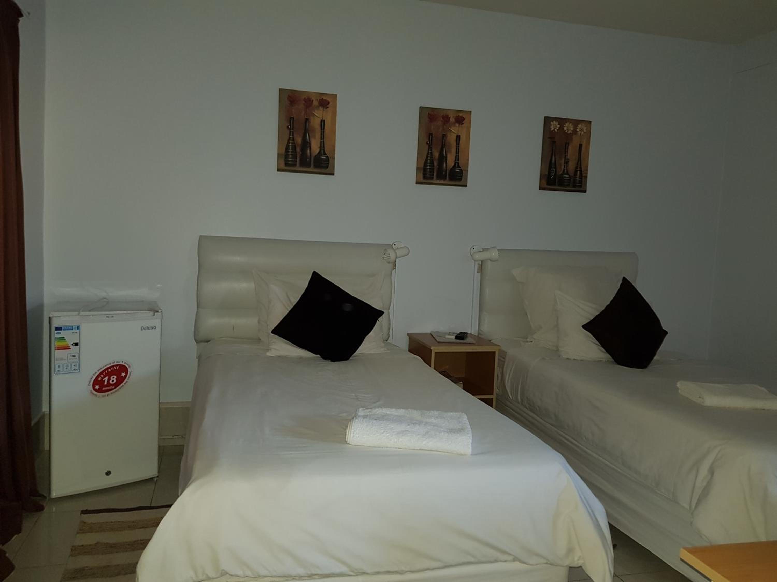 Standard Twin Room photo 1