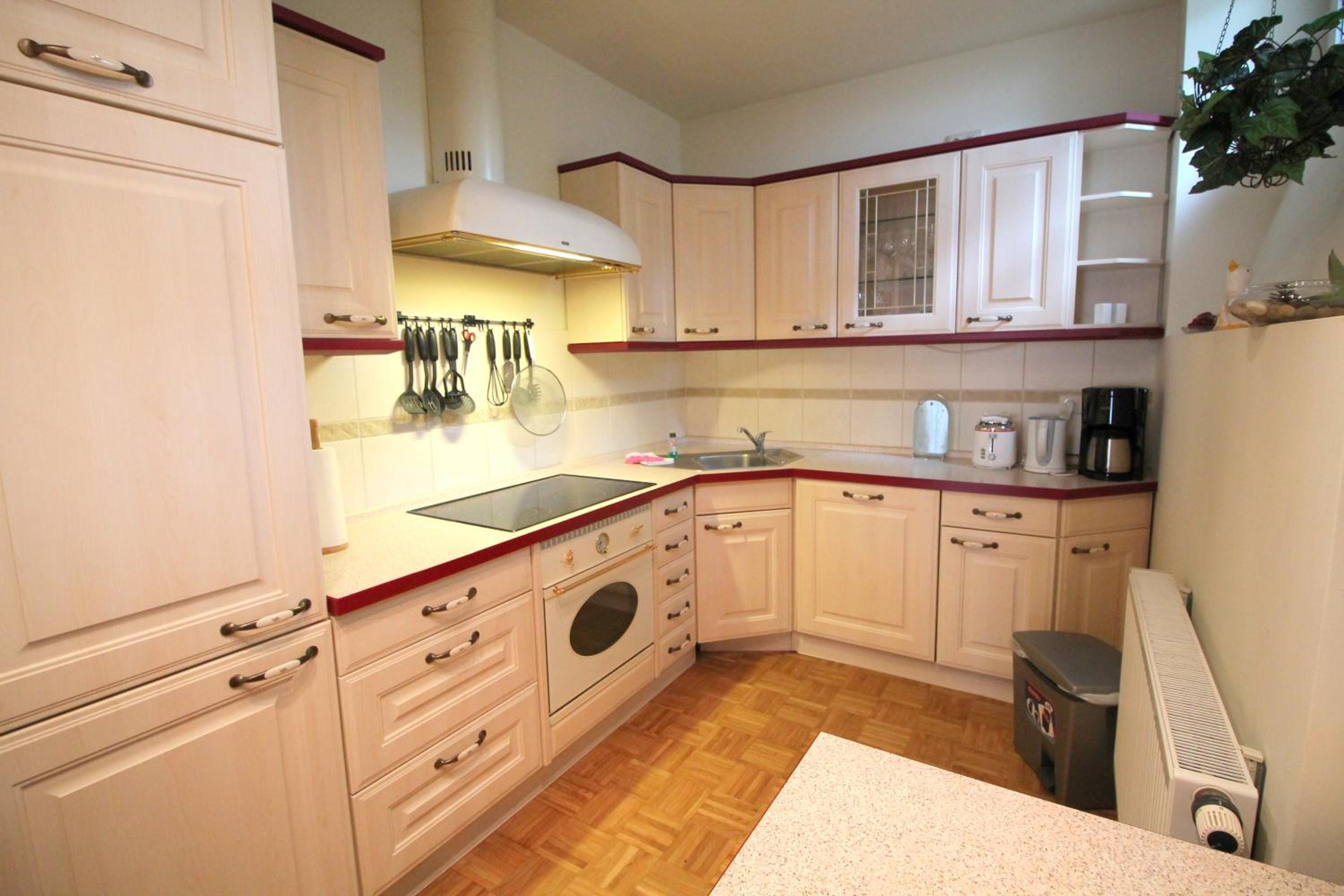 Suite - Photo 27
