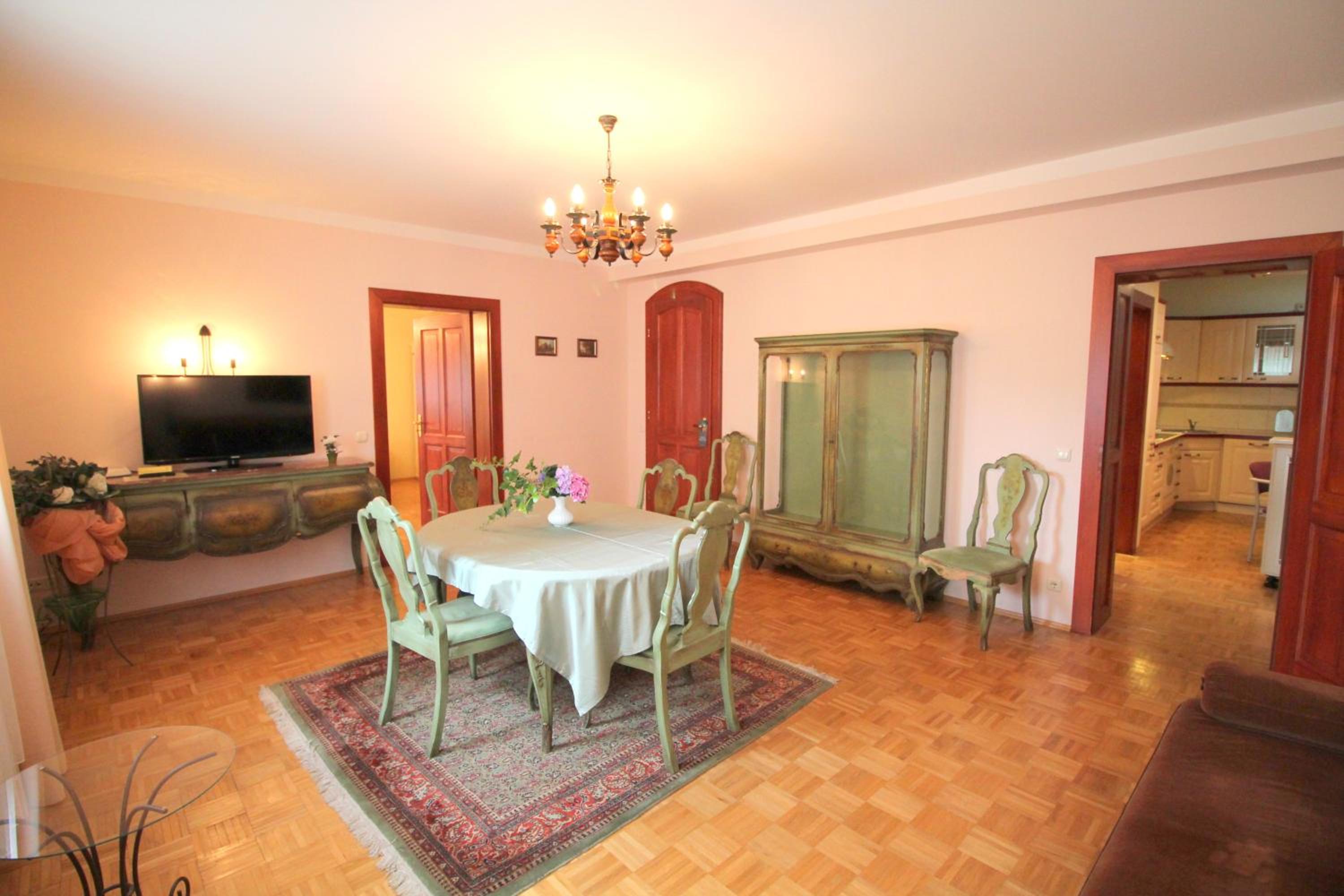 Suite - Photo 26