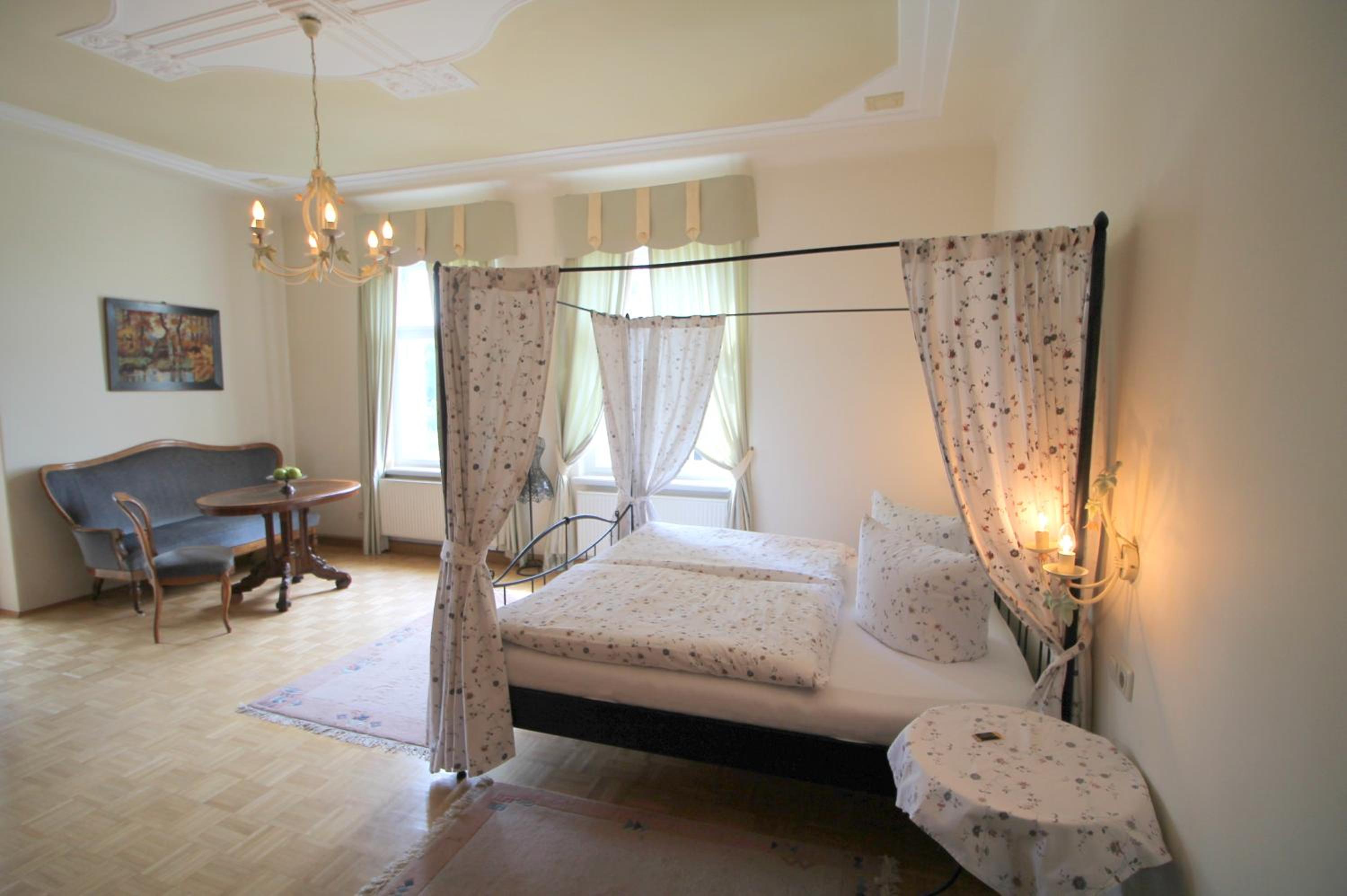 Suite - Photo 9